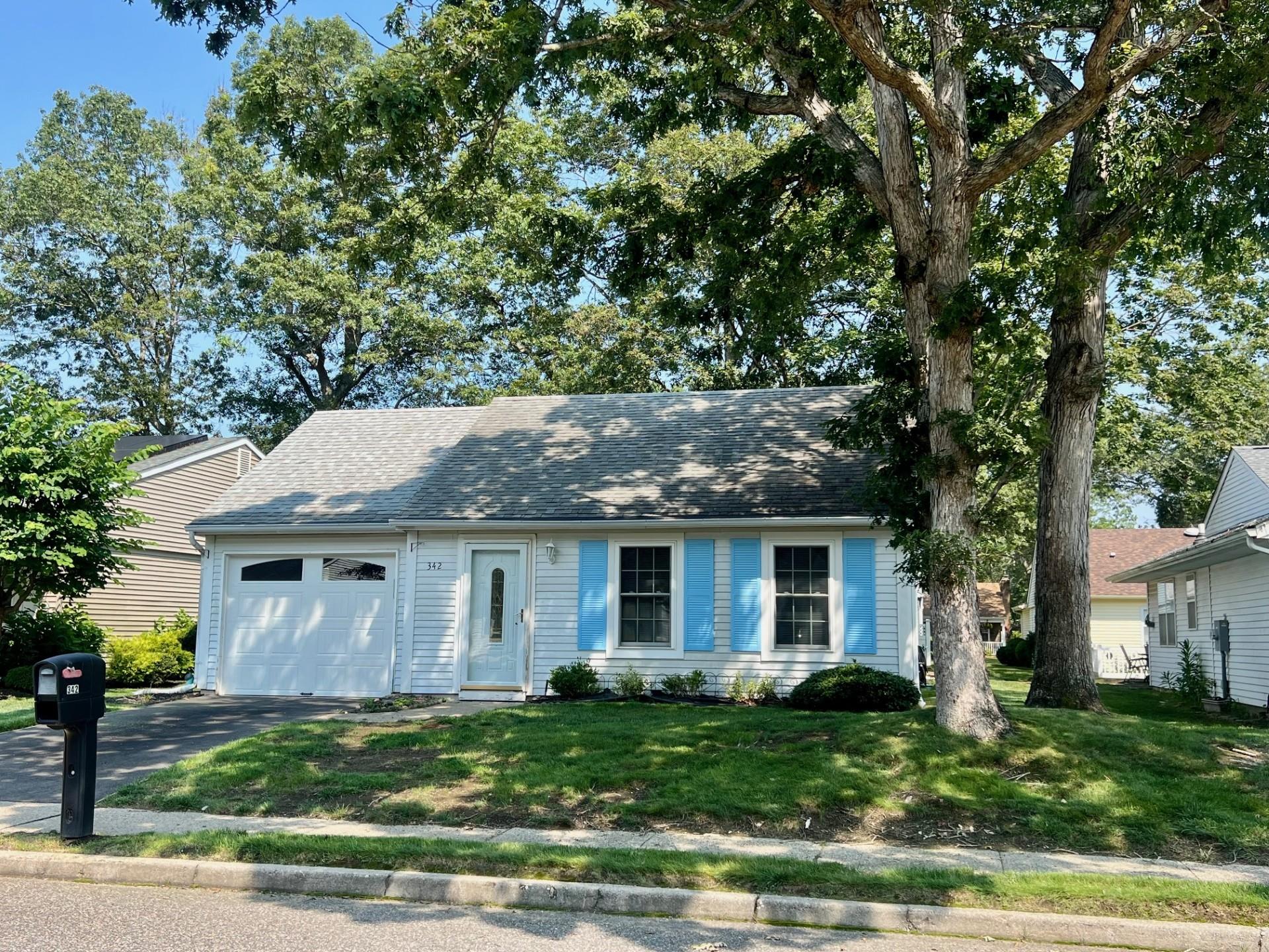 342 Edinburgh Drive # 342, Ridge, NY 11961