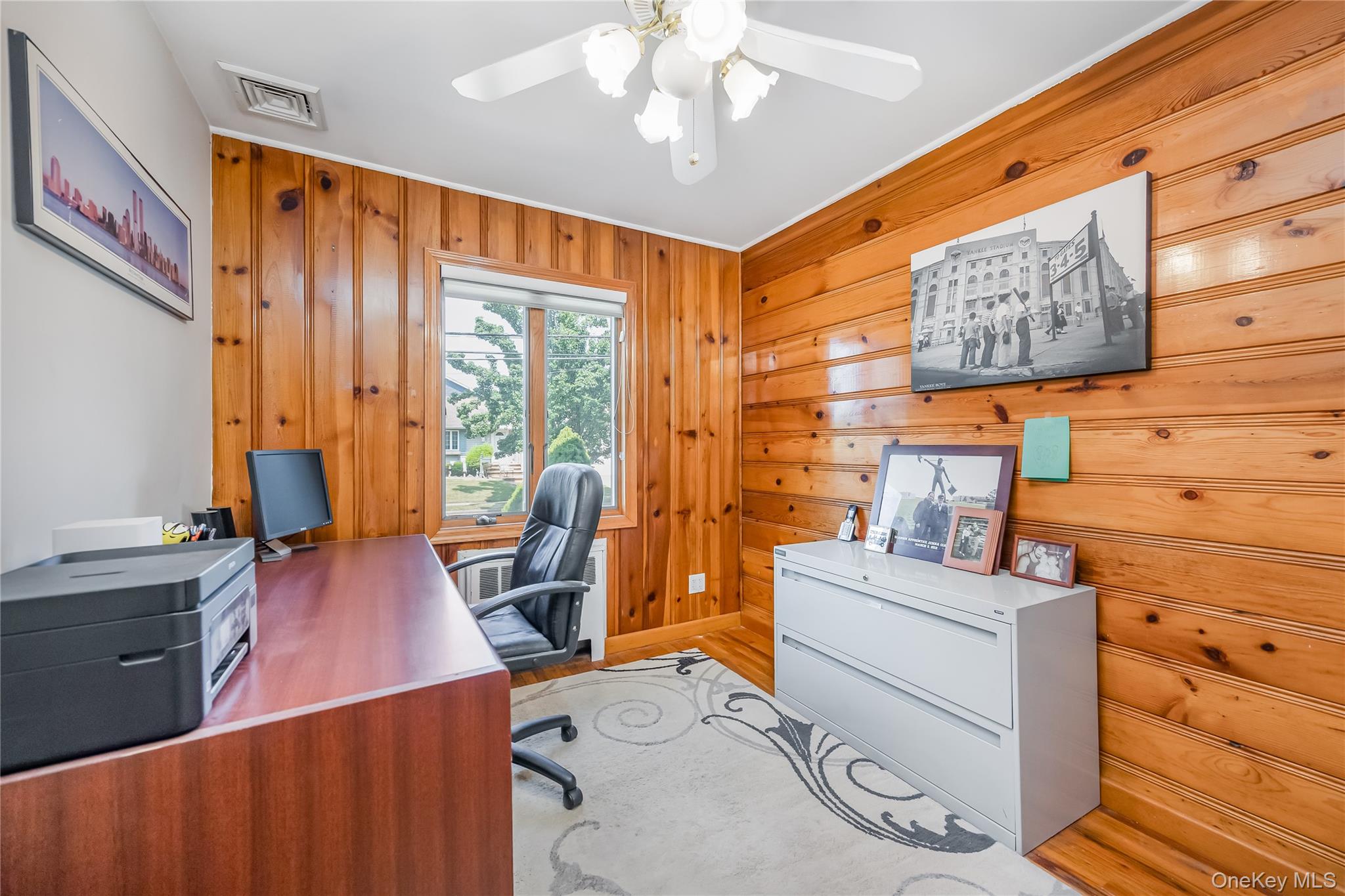 10 Saxon Road, Farmingdale, NY 11735