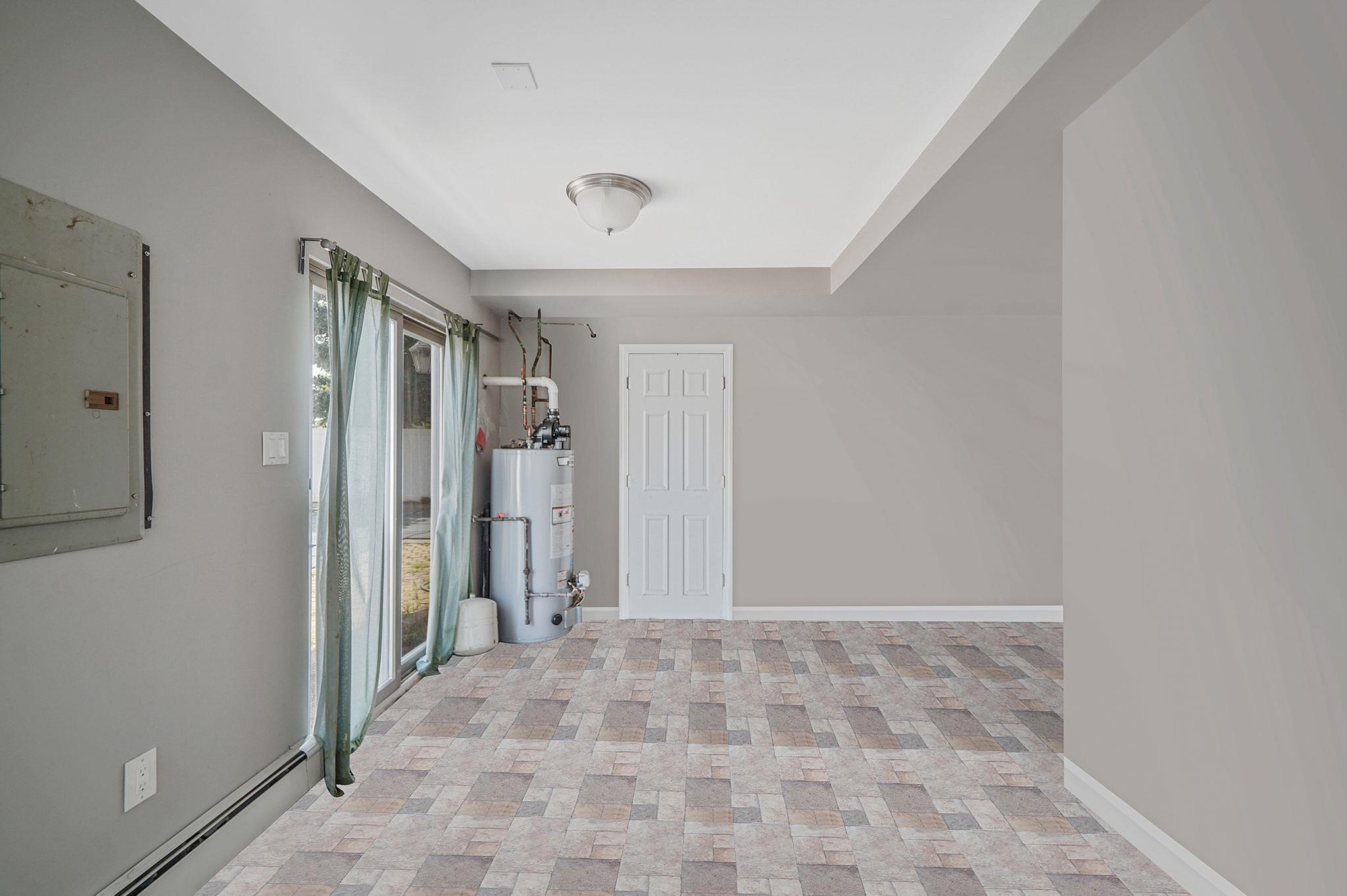 16 Winter Lane, Hicksville, NY 11801