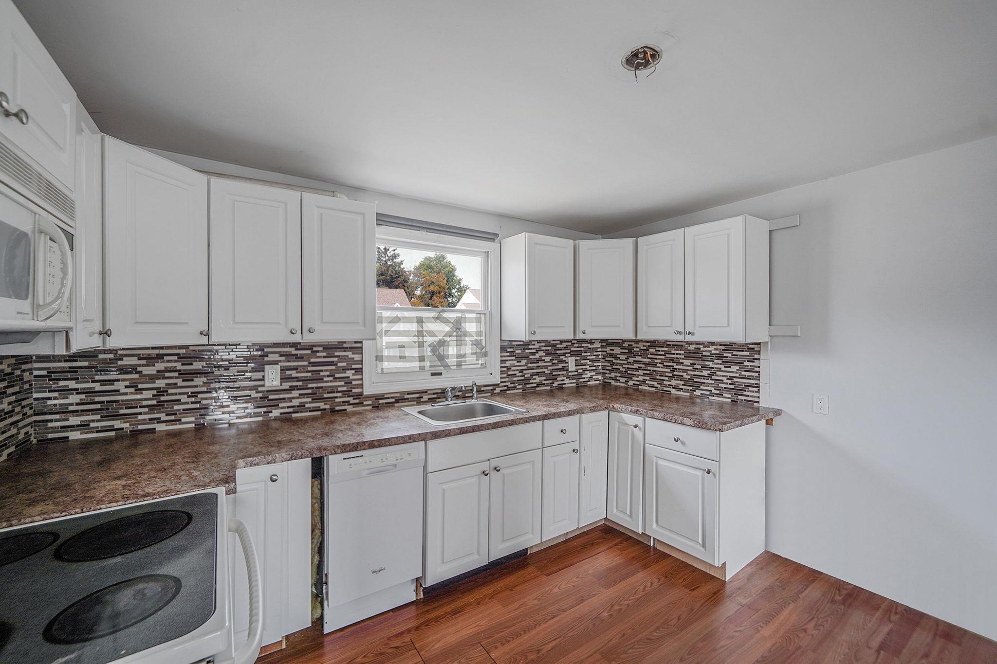 16 Winter Lane, Hicksville, NY 11801