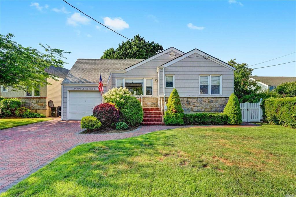 29 Noble Street, Lynbrook, NY 11563