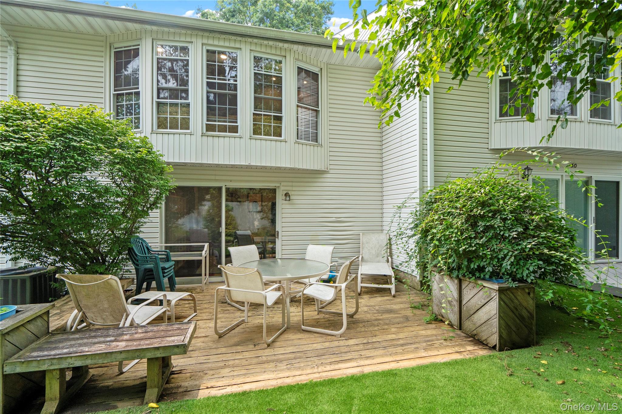 31 Santa Barbara Drive # 31, Plainview, NY 11803