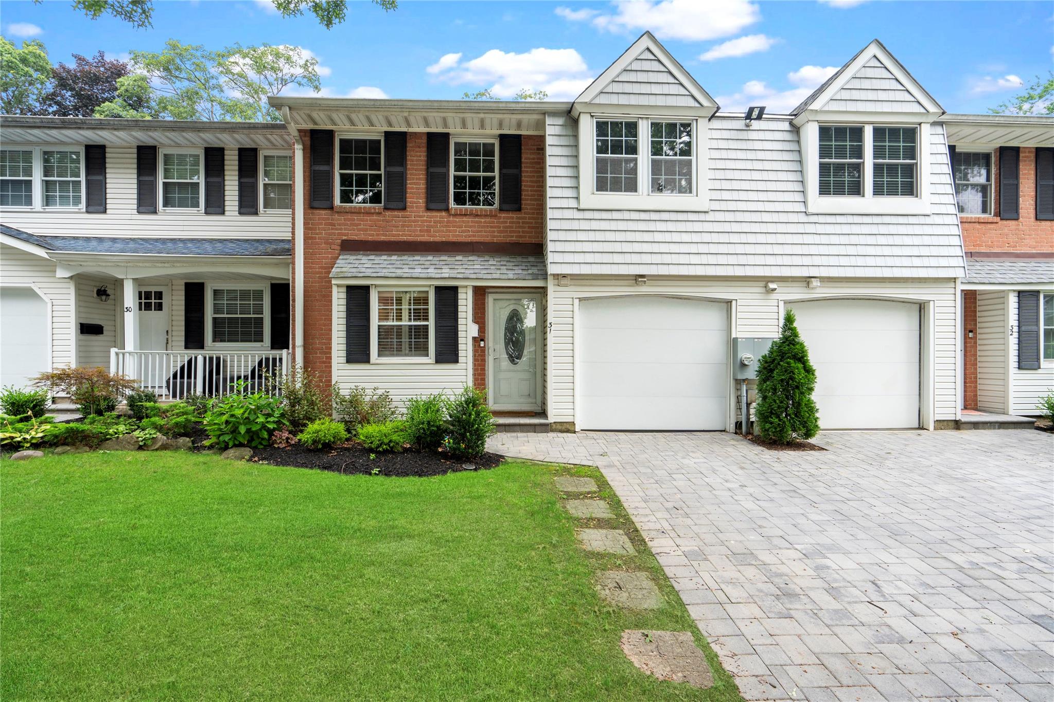 31 Santa Barbara Drive # 31, Plainview, NY 11803