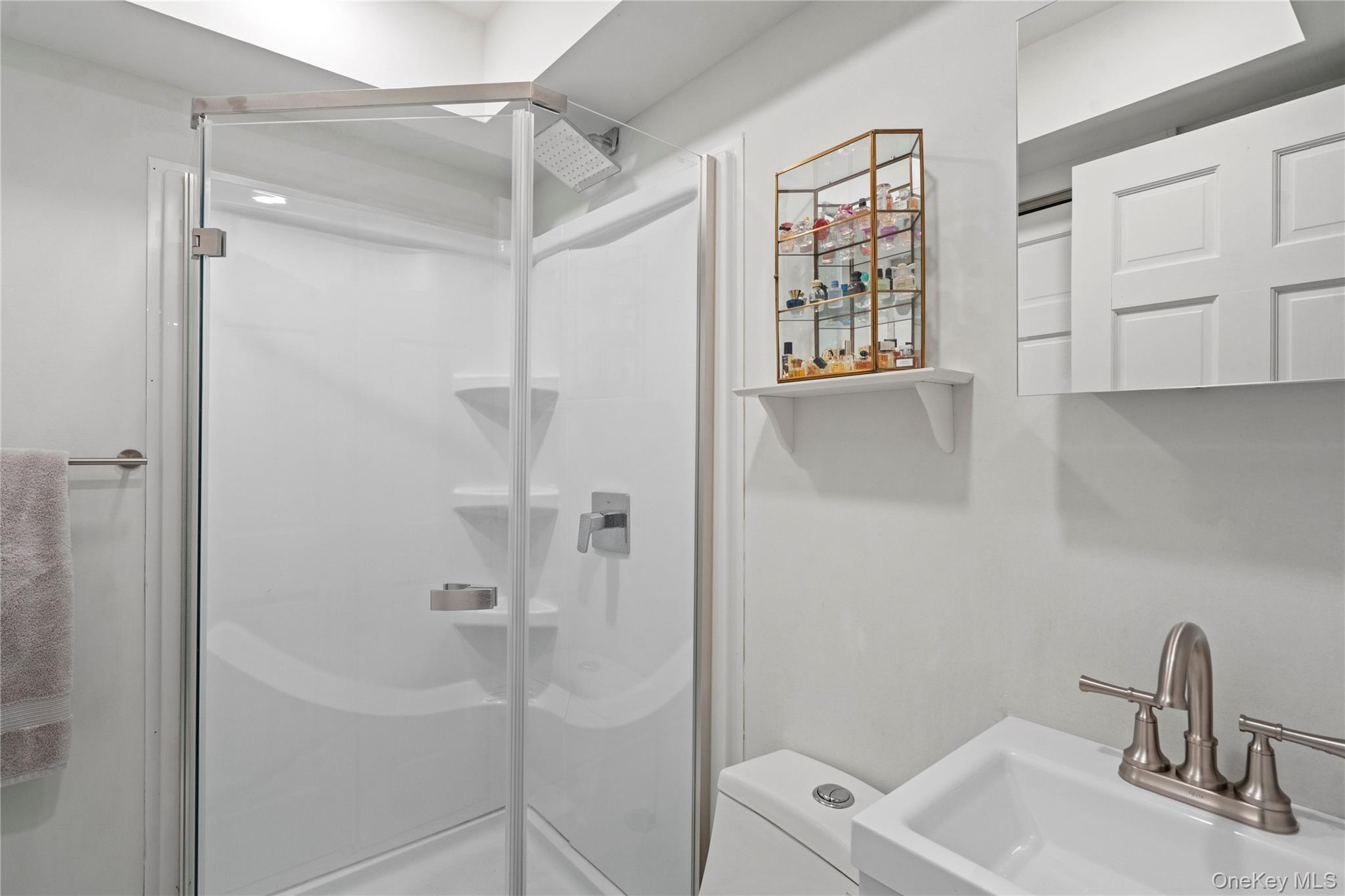 31 Santa Barbara Drive # 31, Plainview, NY 11803