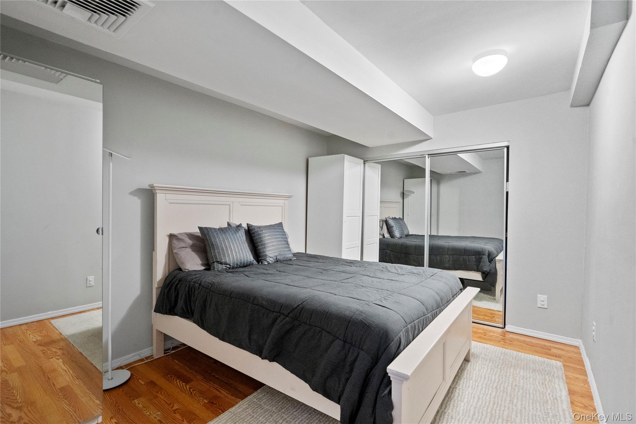 31 Santa Barbara Drive # 31, Plainview, NY 11803