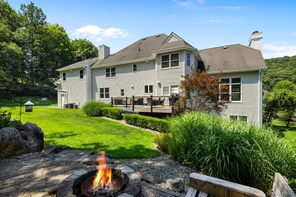 4 Beaver Pond Court, Stony Point, NY 10980