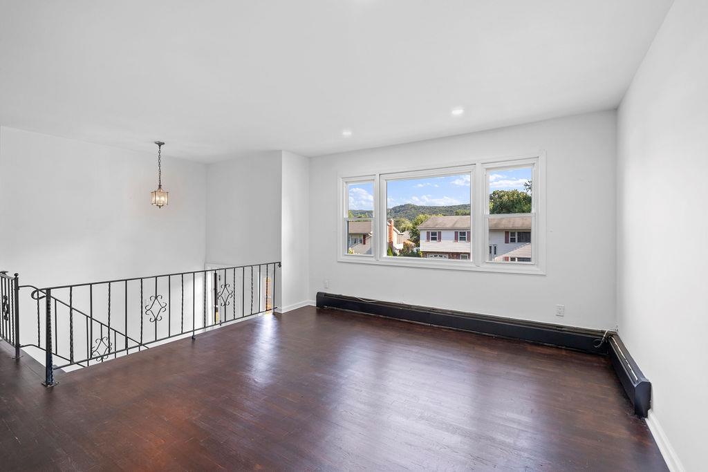 6 McGovern Drive, Garnerville, NY 10923