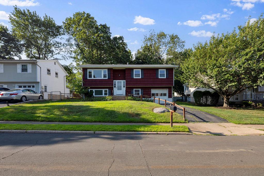 6 McGovern Drive, Garnerville, NY 10923