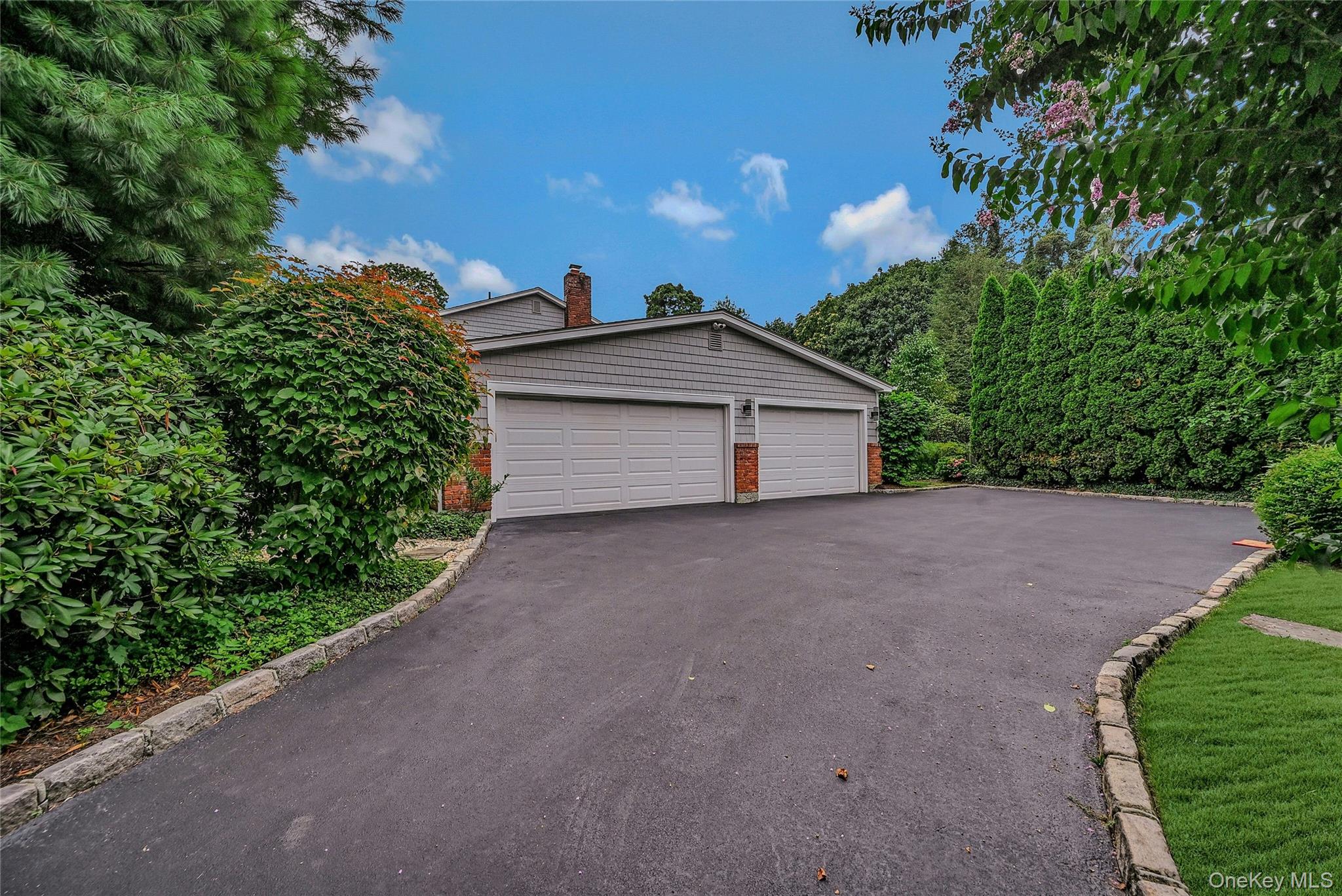 30 Briarfield Lane, Huntington, NY 11743