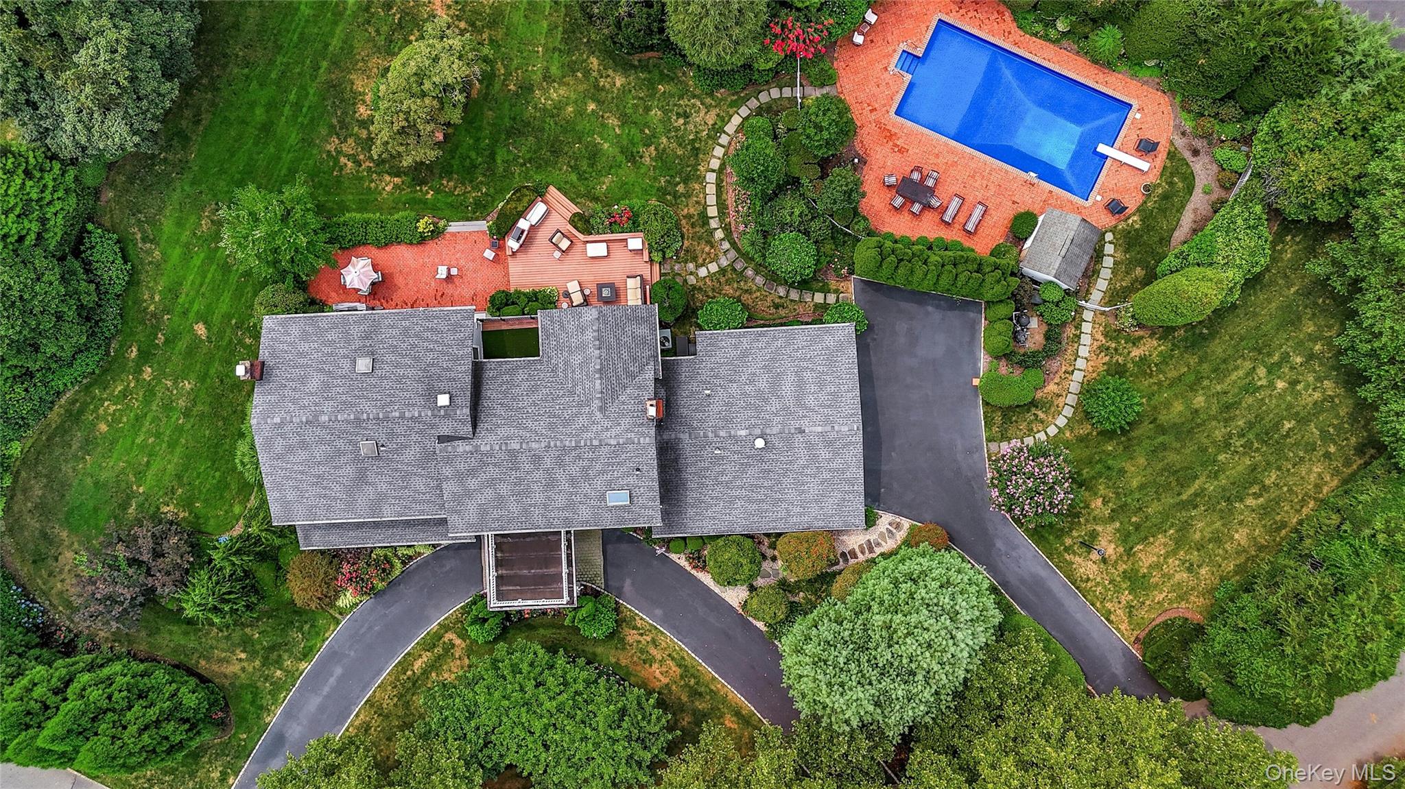 30 Briarfield Lane, Huntington, NY 11743