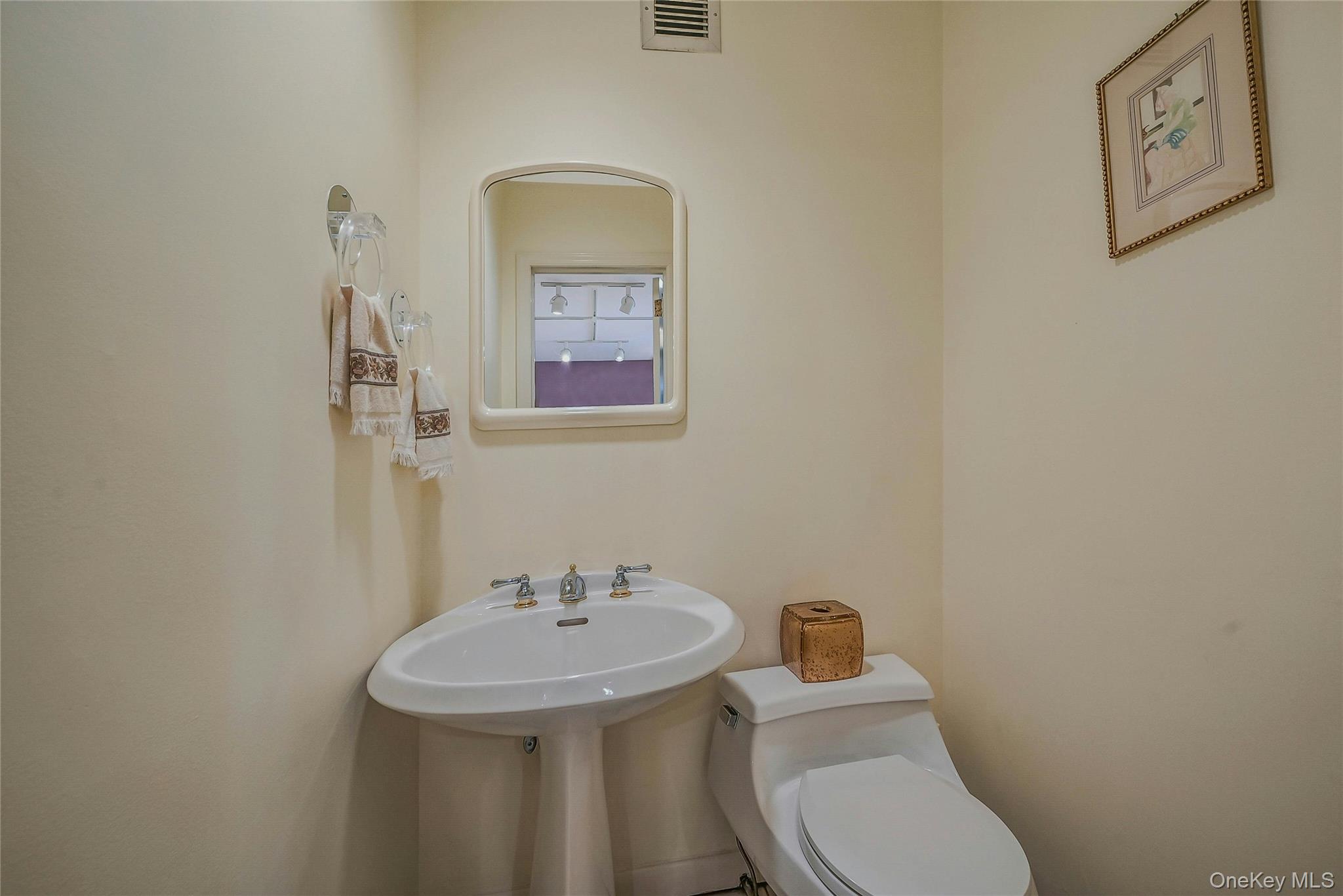 30 Briarfield Lane, Huntington, NY 11743