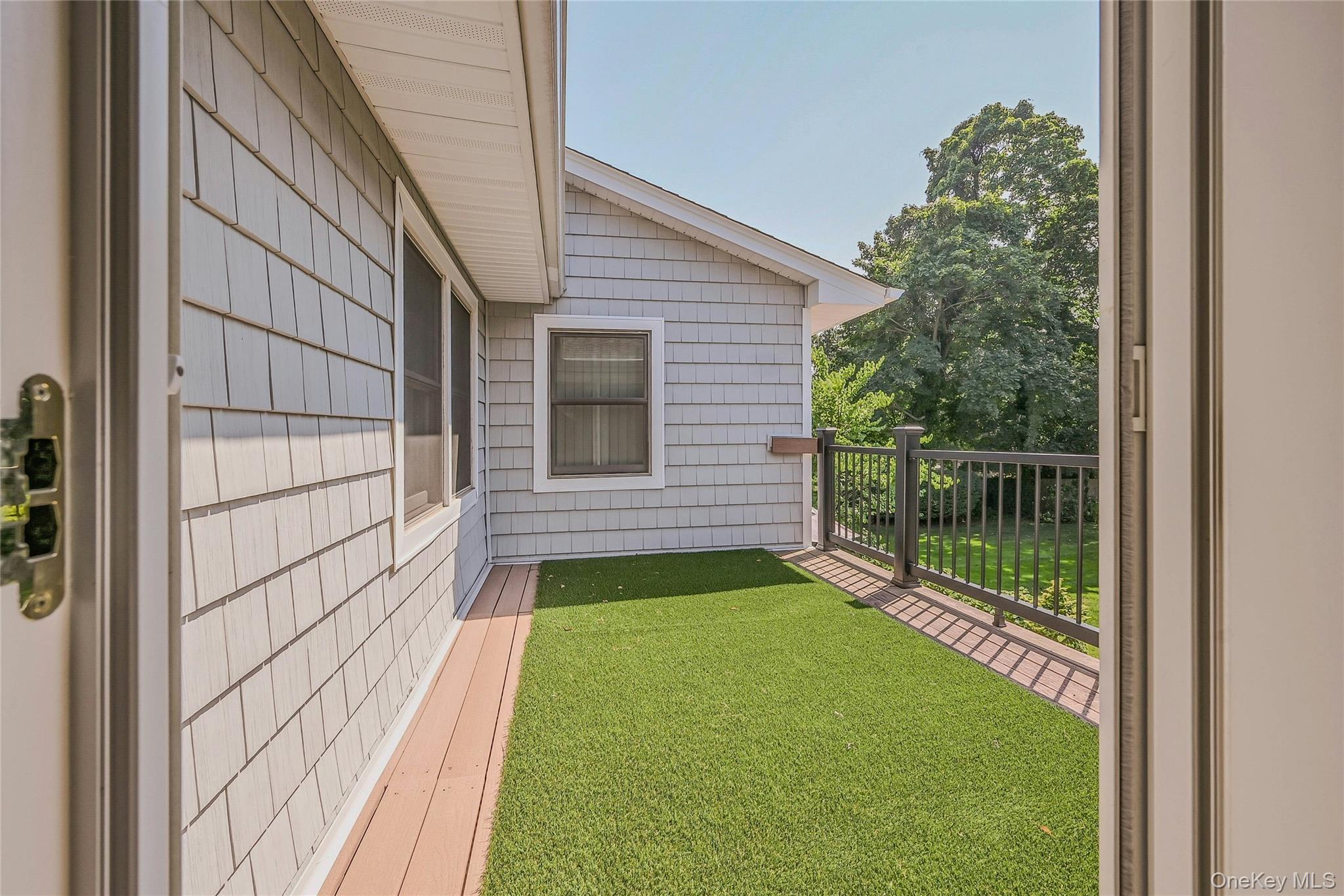 30 Briarfield Lane, Huntington, NY 11743