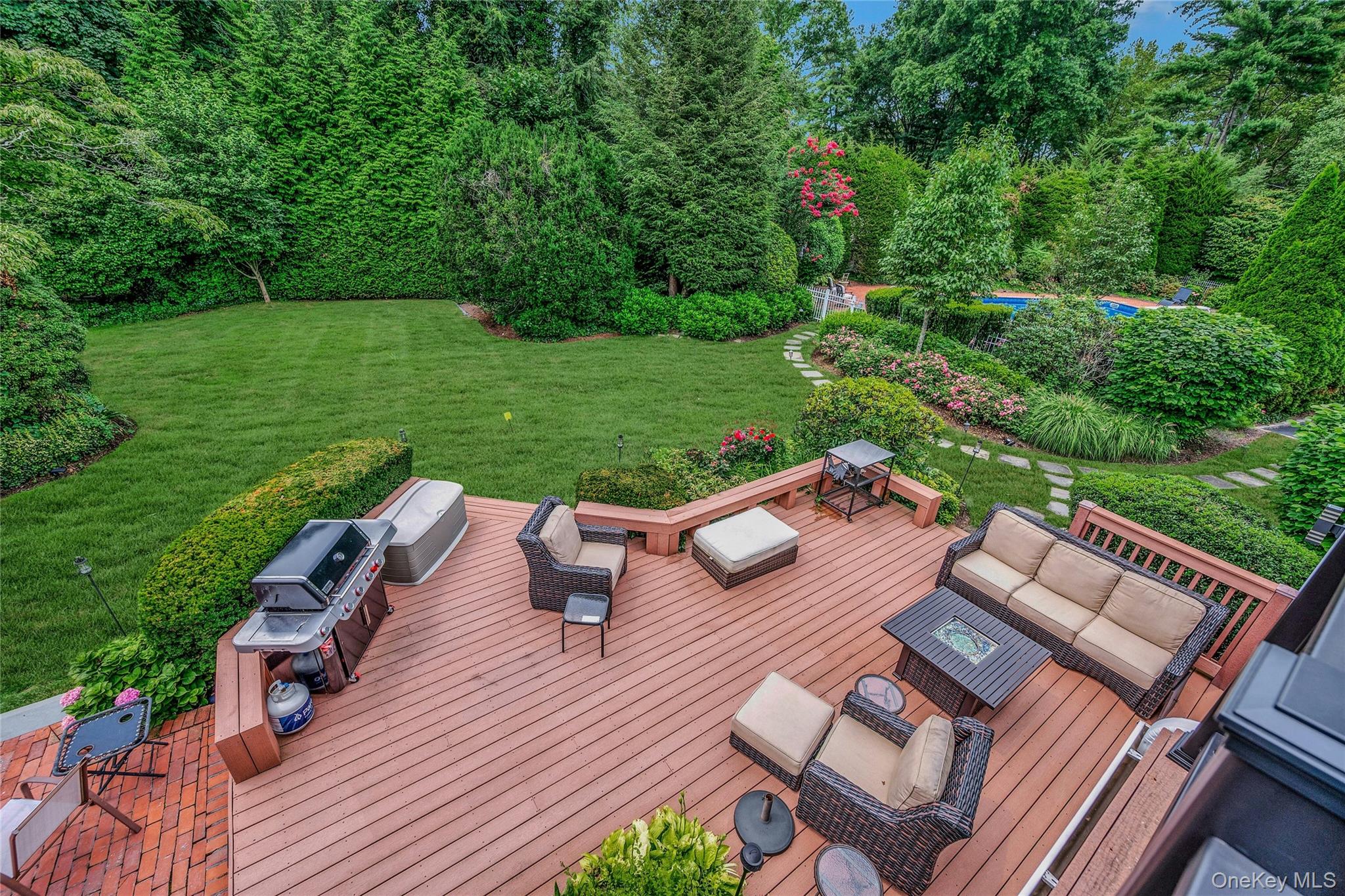 30 Briarfield Lane, Huntington, NY 11743