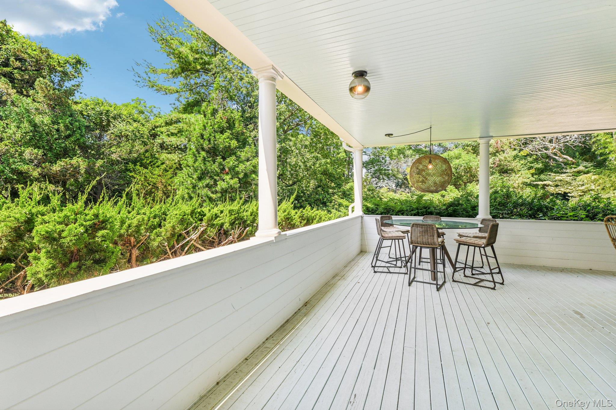 17 Oak Meadow Lane, Bellport Village, NY 11713