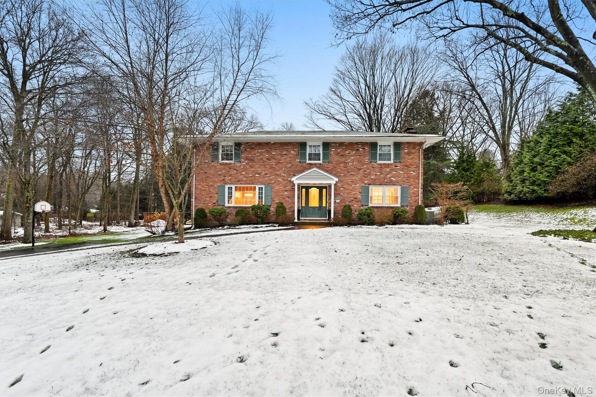 11 Orchard Circle, Montebello, NY 10901