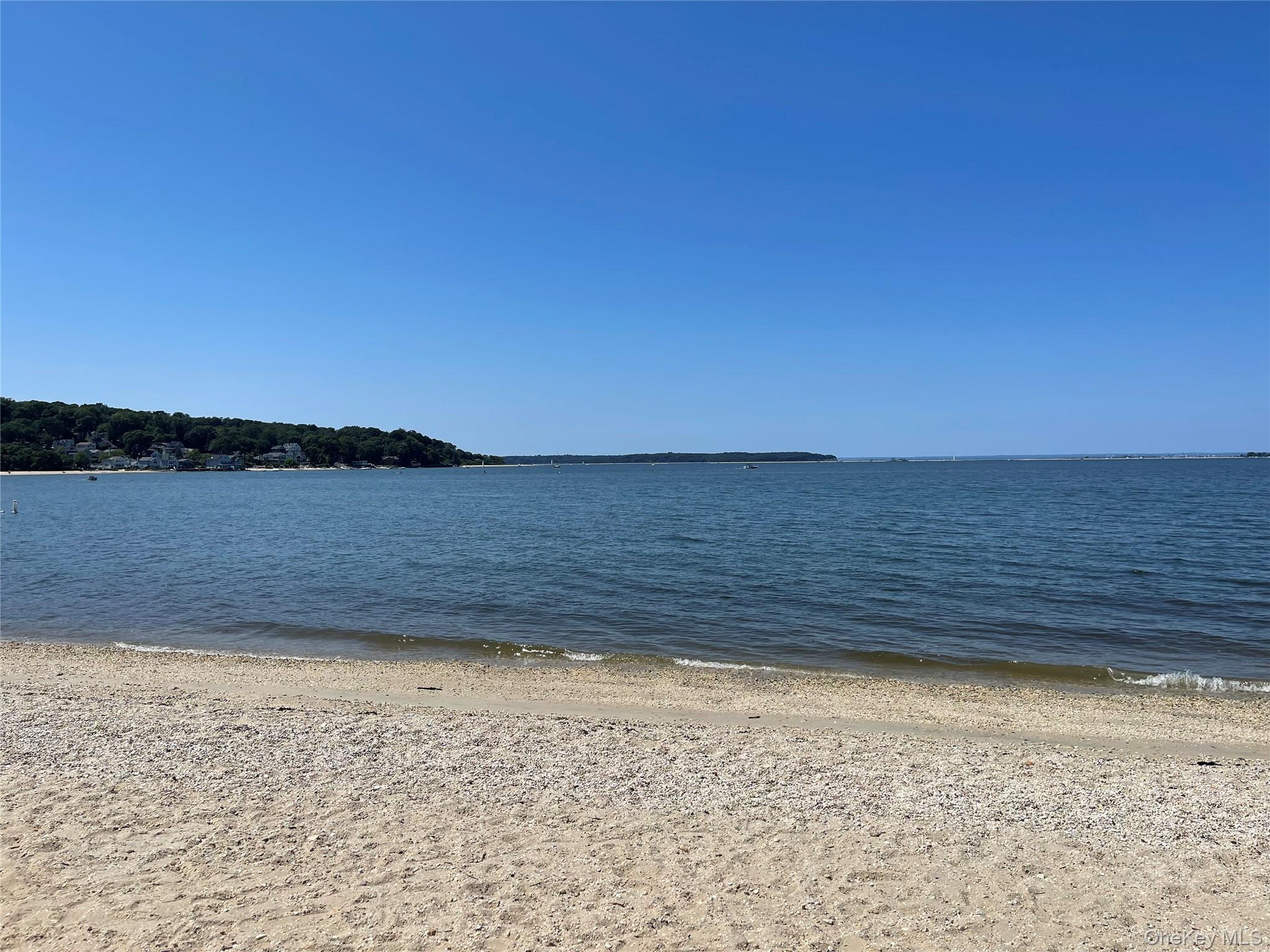 Little Neck Road, Centerport, NY 11721