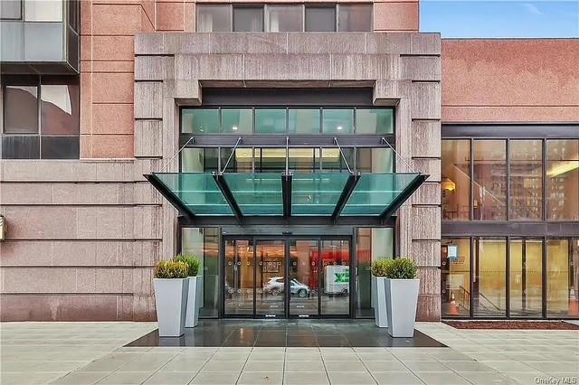 4 Martine Avenue # 1121, White Plains, NY 10606