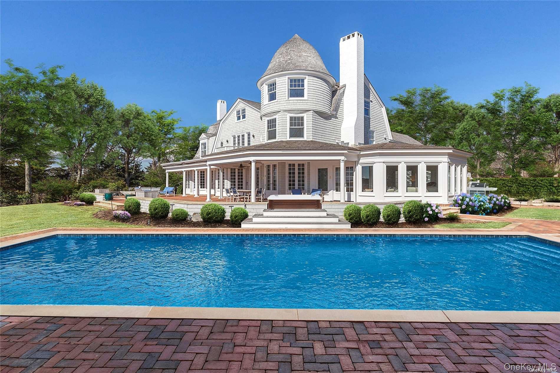 74 Cedar Lane W, Remsenburg, NY 11960