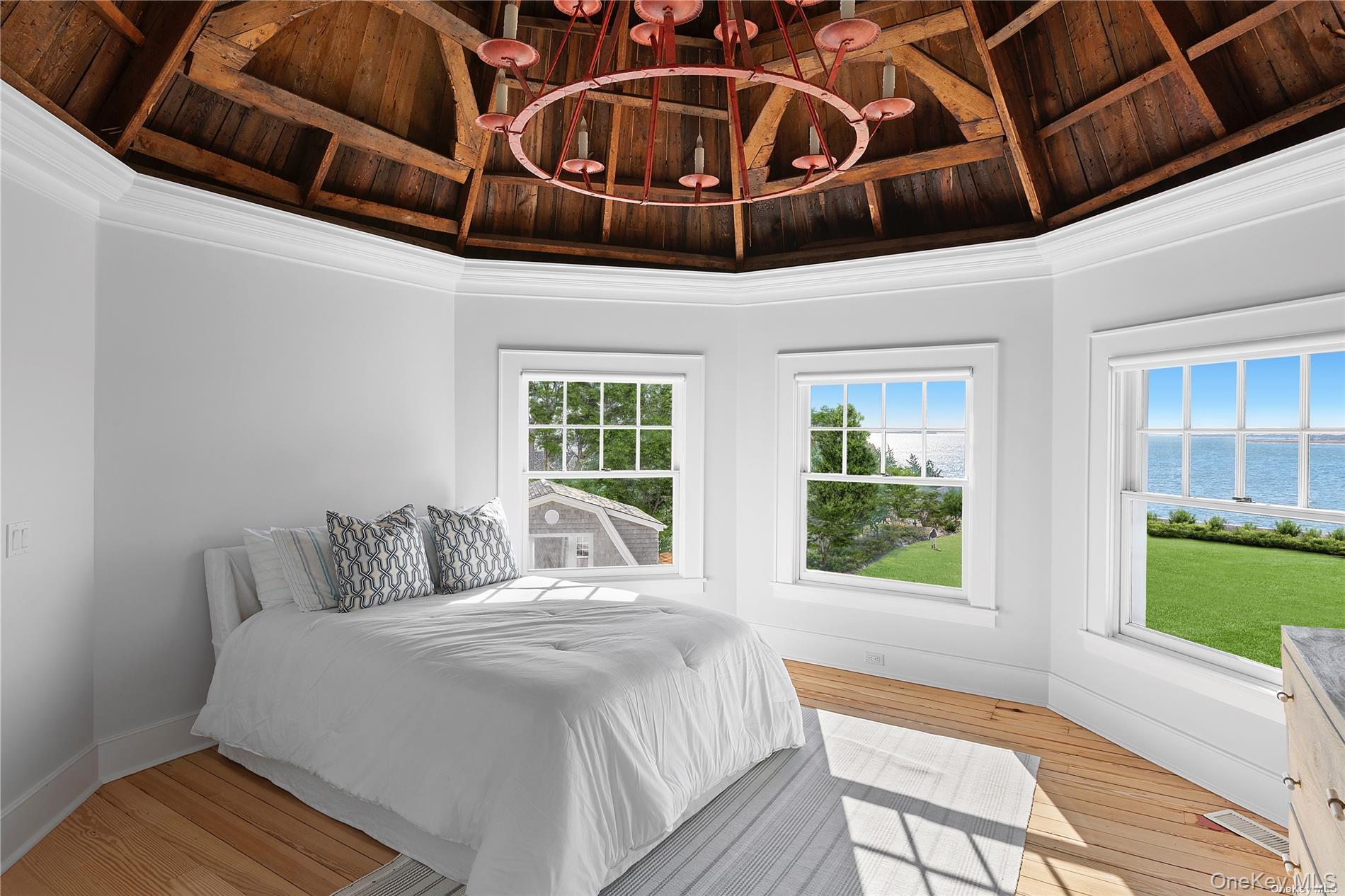 74 Cedar Lane W, Remsenburg, NY 11960