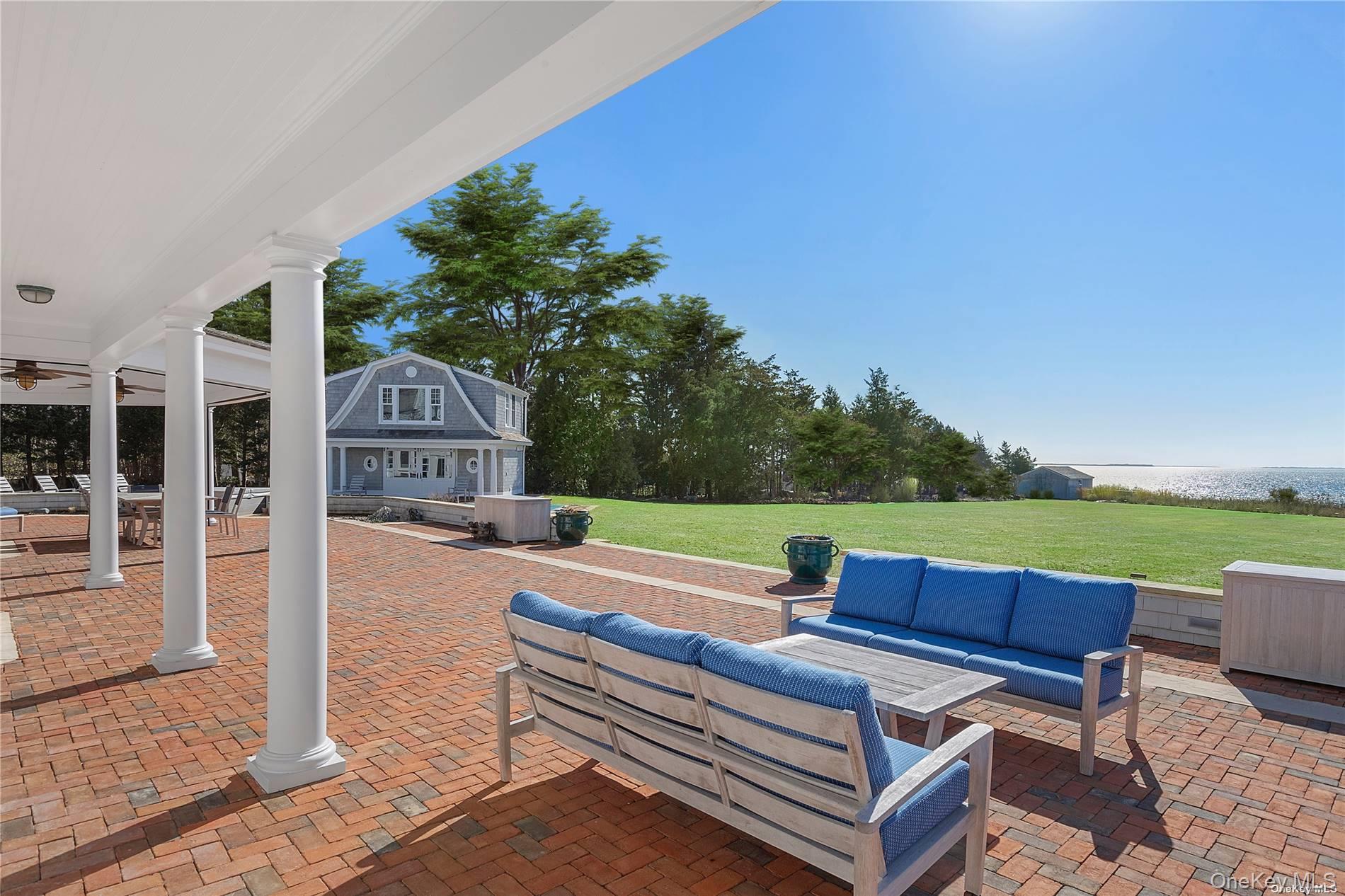 74 Cedar Lane W, Remsenburg, NY 11960