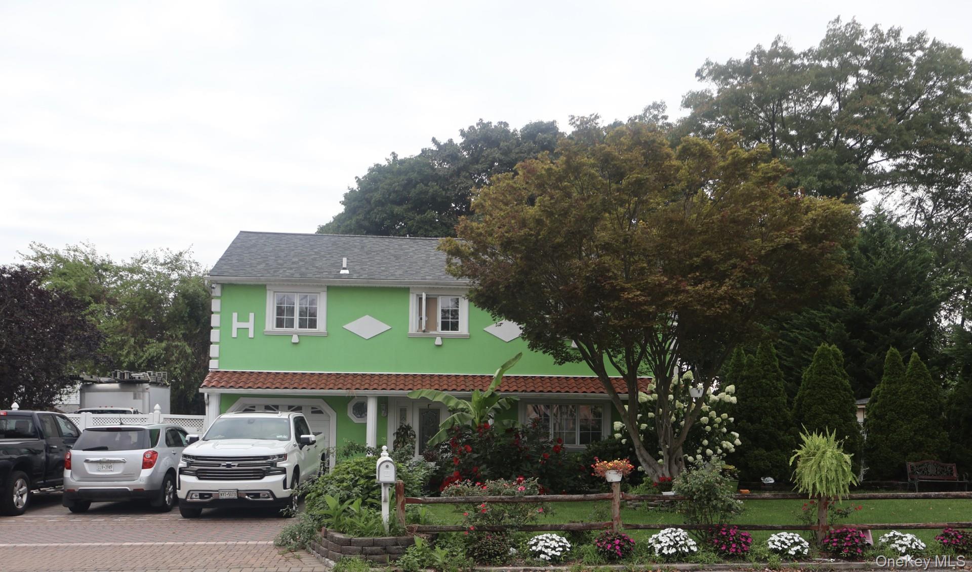 214 Tree Avenue, Central Islip, NY 11722