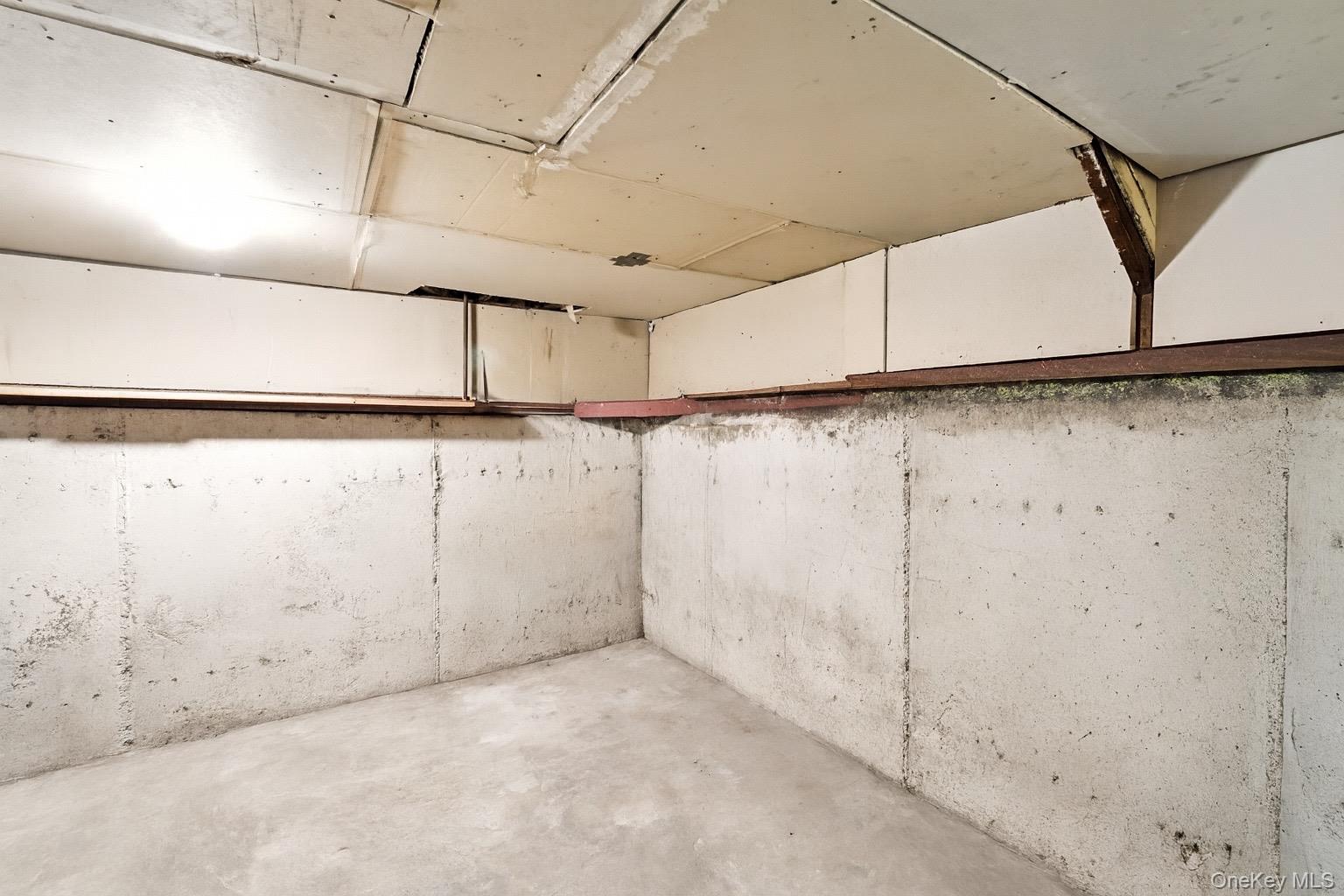 214 Tree Avenue, Central Islip, NY 11722