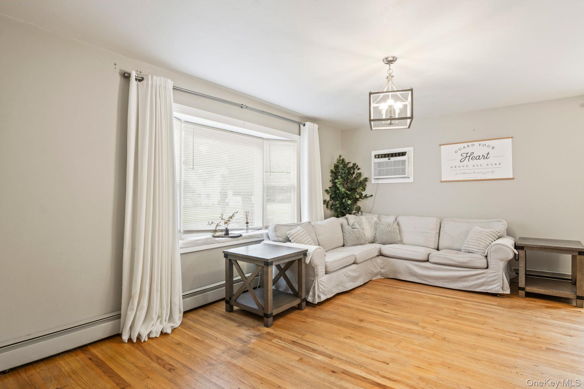 21 Fox Lane, Shoreham, NY 11786