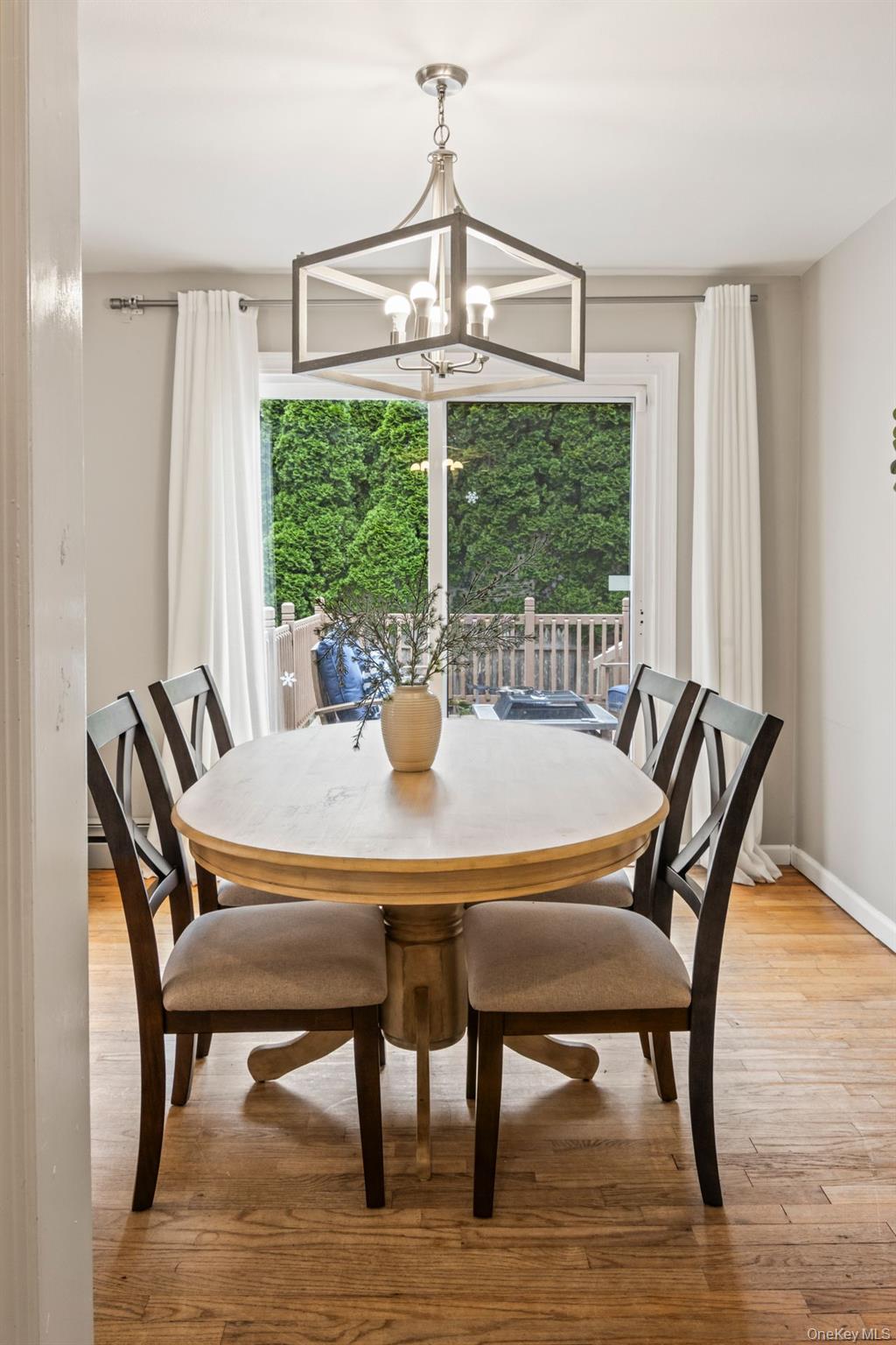 21 Fox Lane, Shoreham, NY 11786