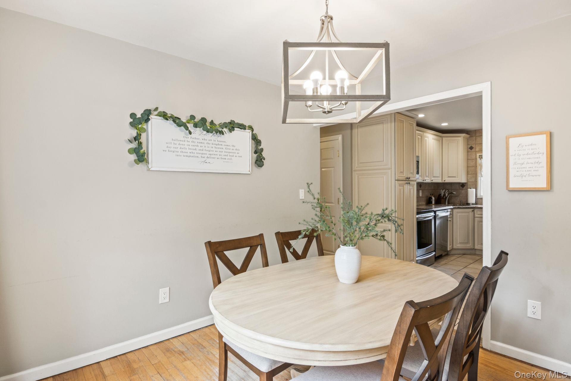 21 Fox Lane, Shoreham, NY 11786