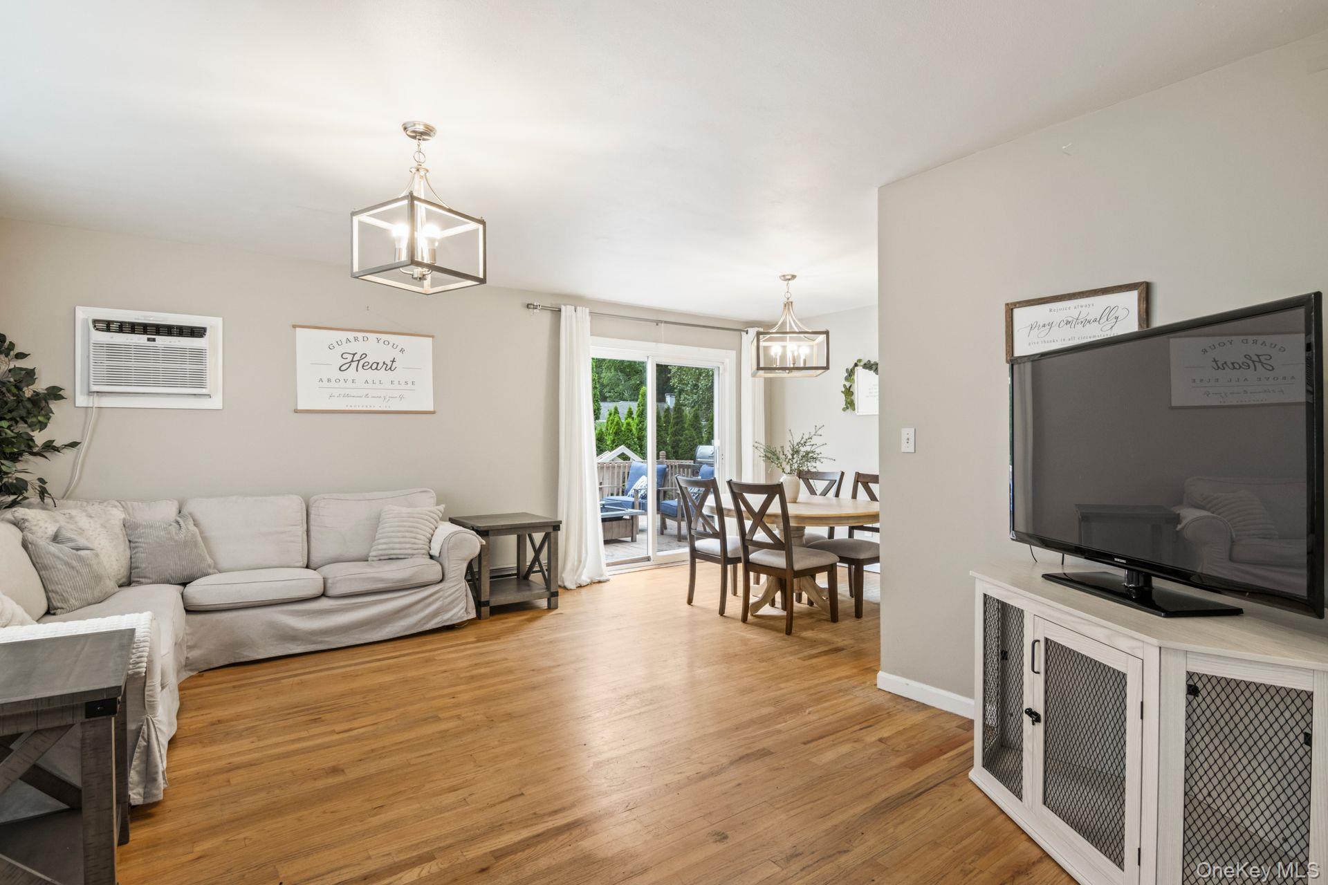 21 Fox Lane, Shoreham, NY 11786