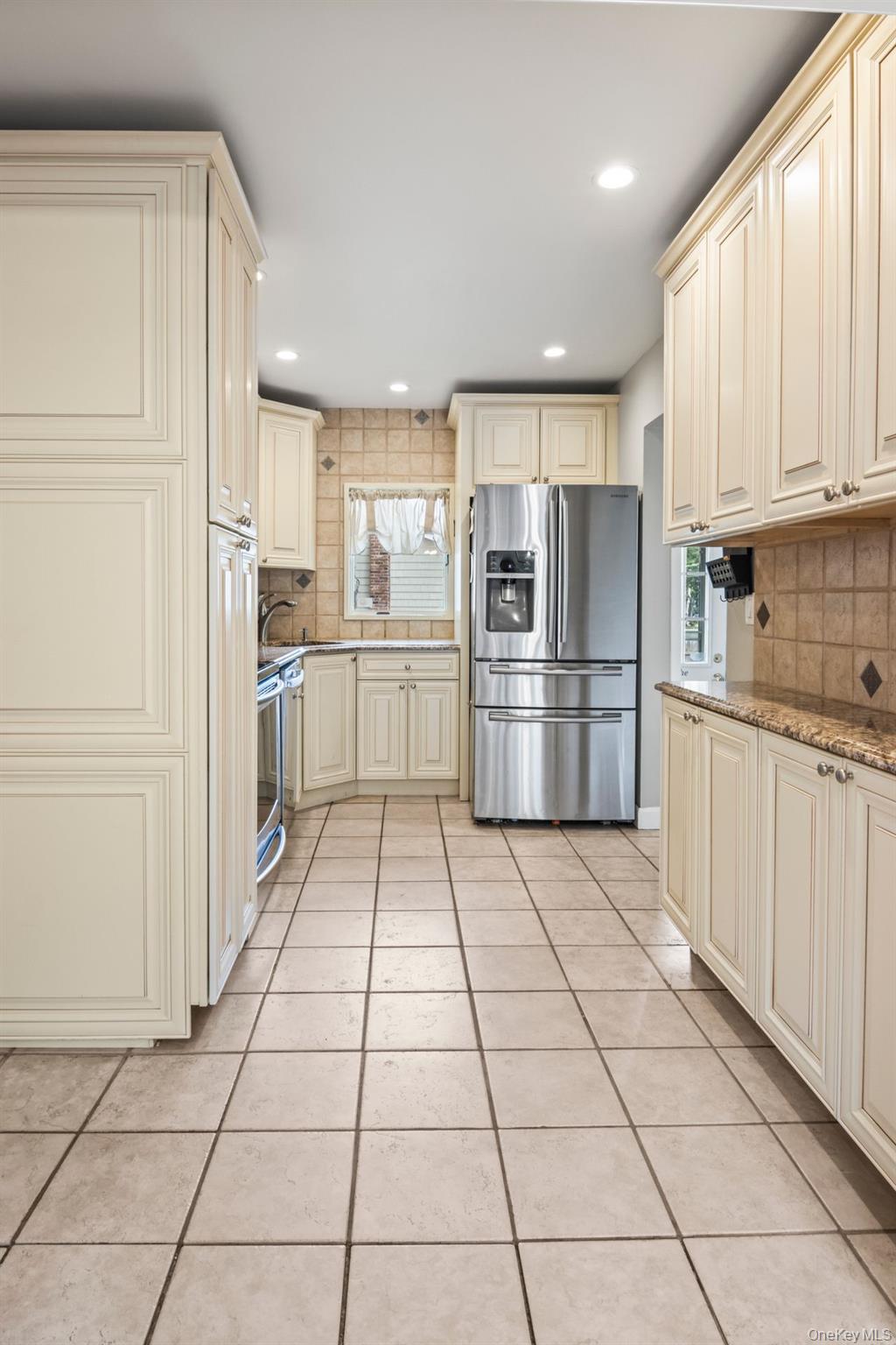 21 Fox Lane, Shoreham, NY 11786