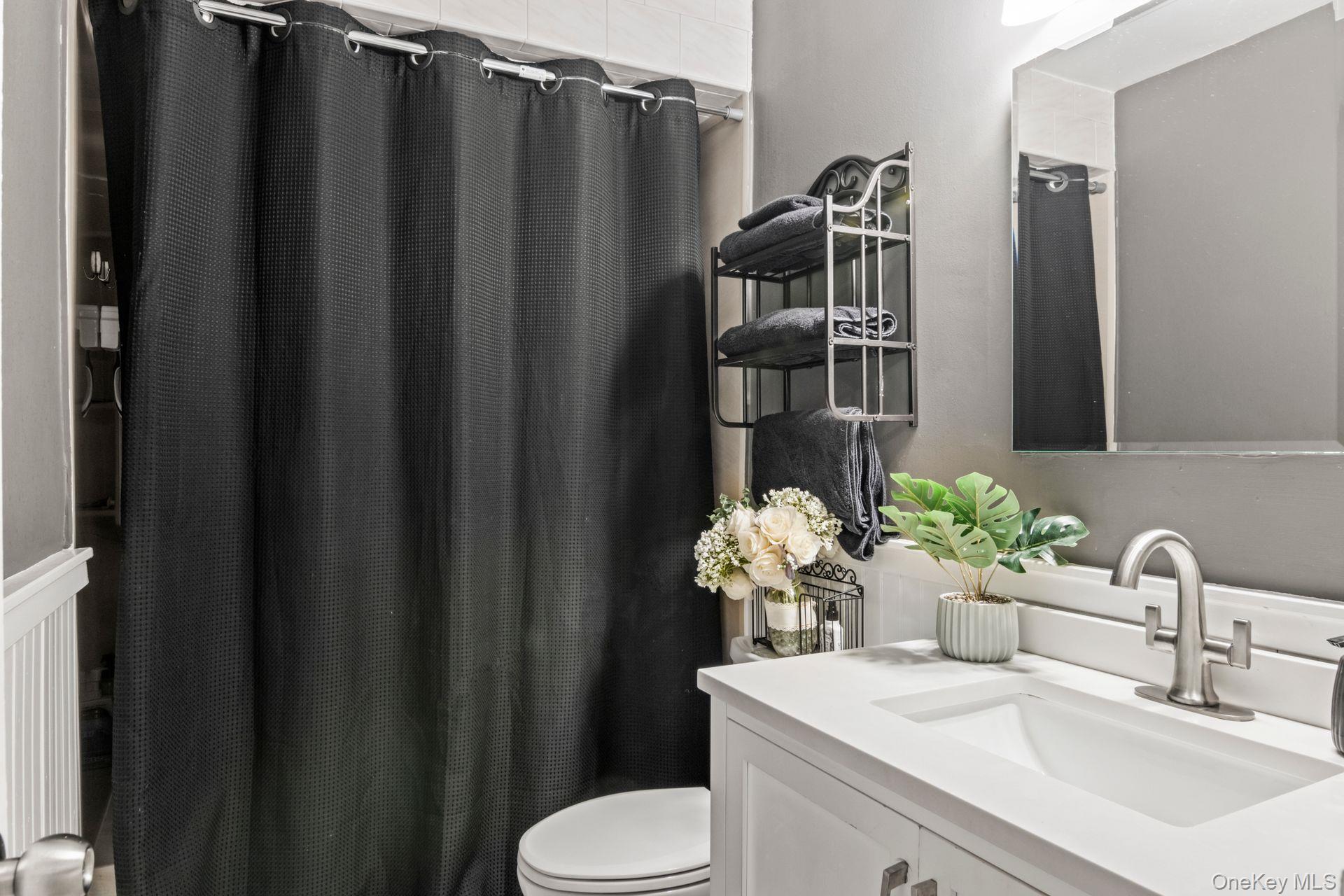 21 Fox Lane, Shoreham, NY 11786