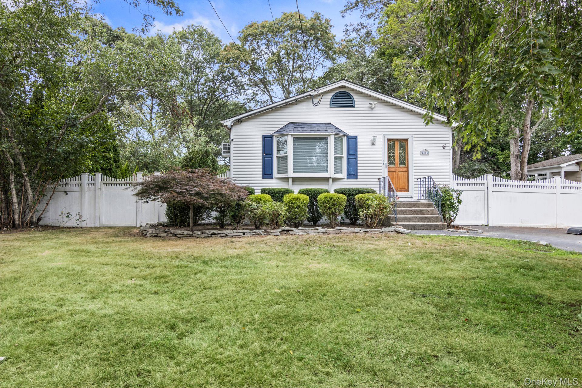 21 Fox Lane, Shoreham, NY 11786