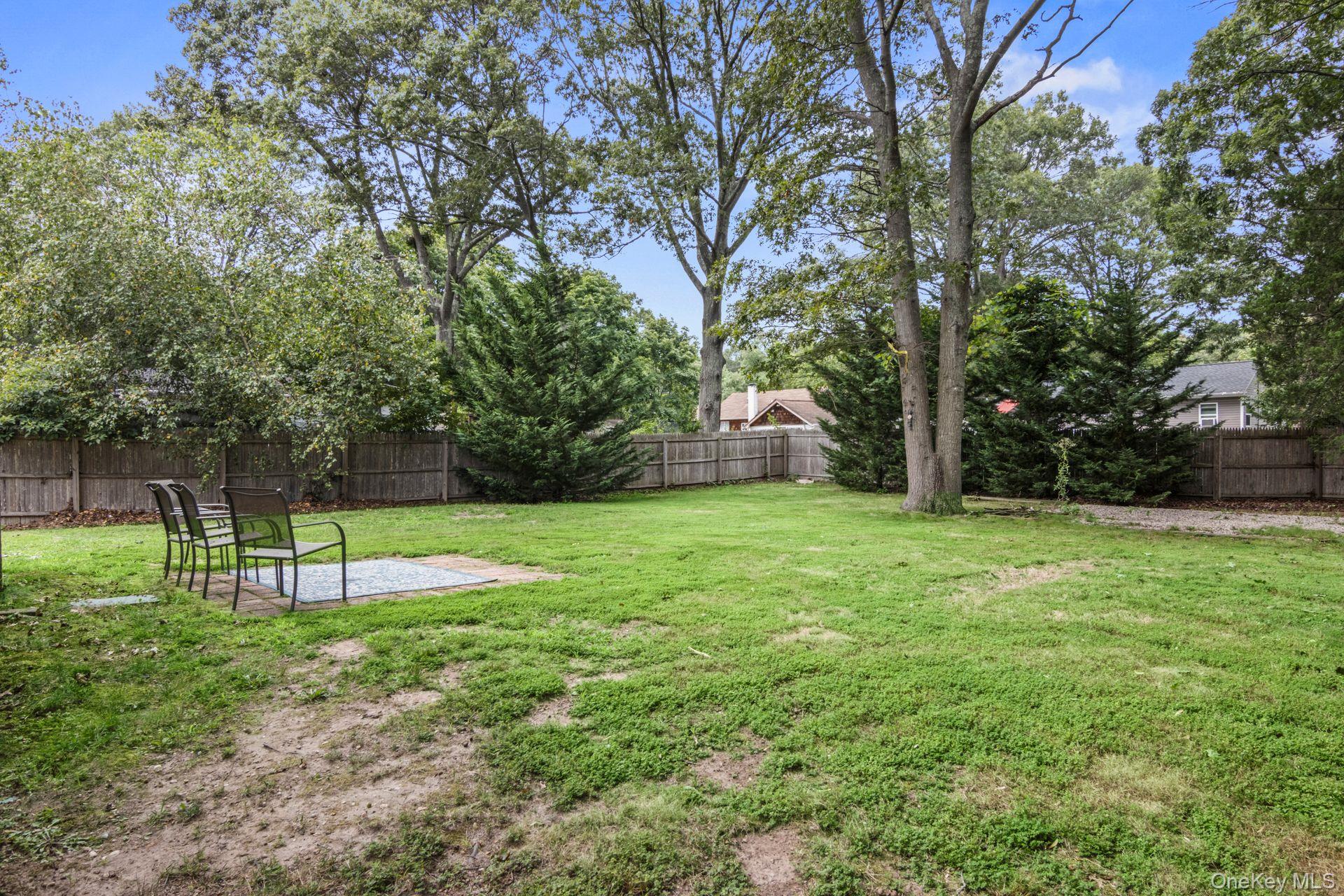 21 Fox Lane, Shoreham, NY 11786