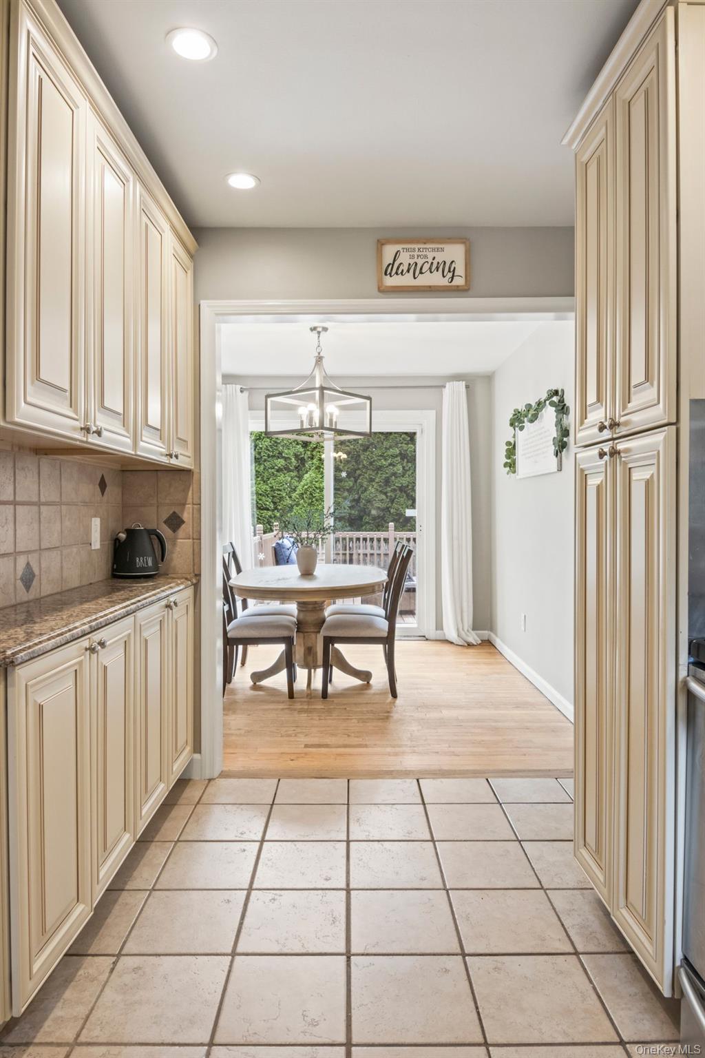 21 Fox Lane, Shoreham, NY 11786