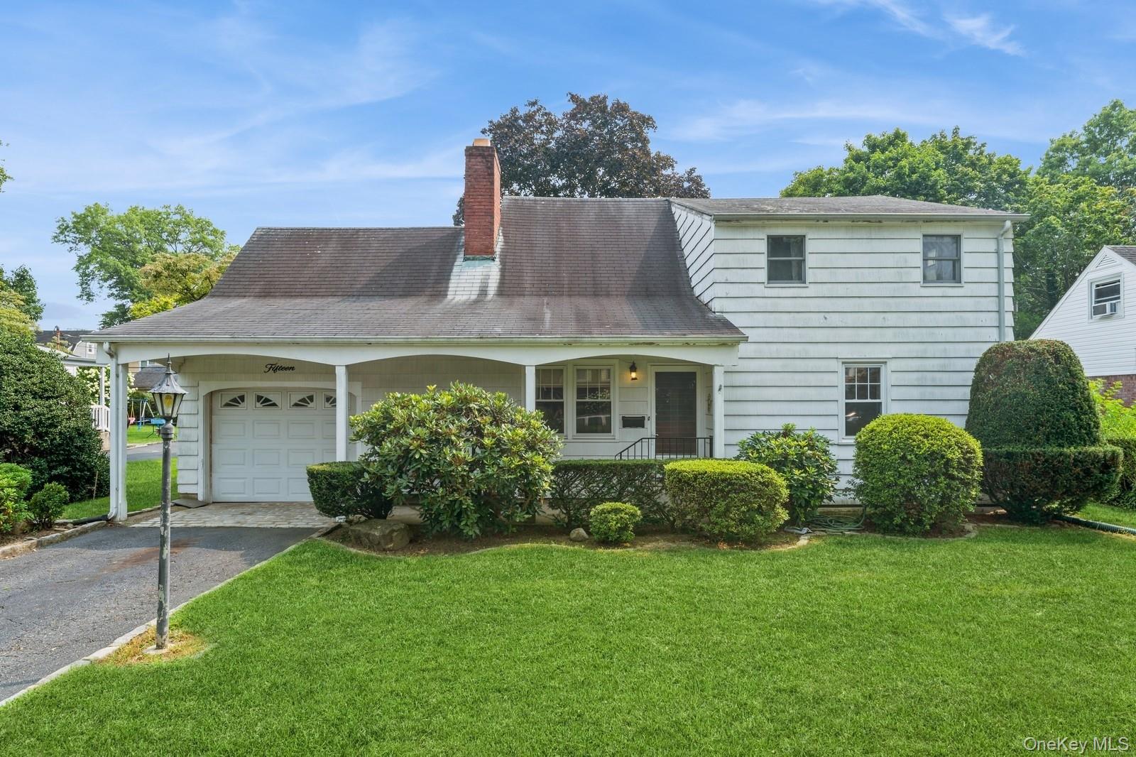 15 Cleveland Place, Glen Cove, NY 11542