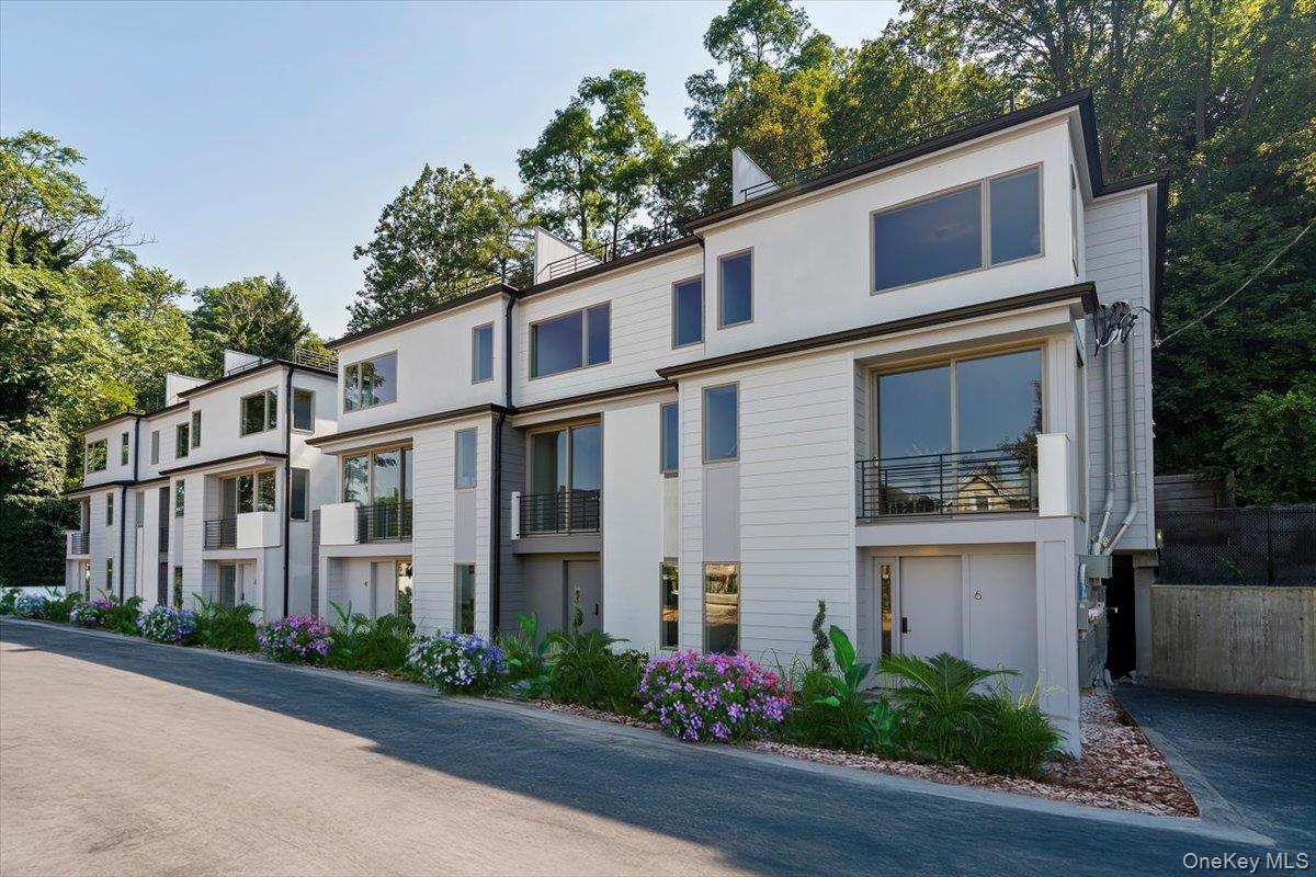 1 Nodine Street # 1, Hastings-on-Hudson, NY 10706