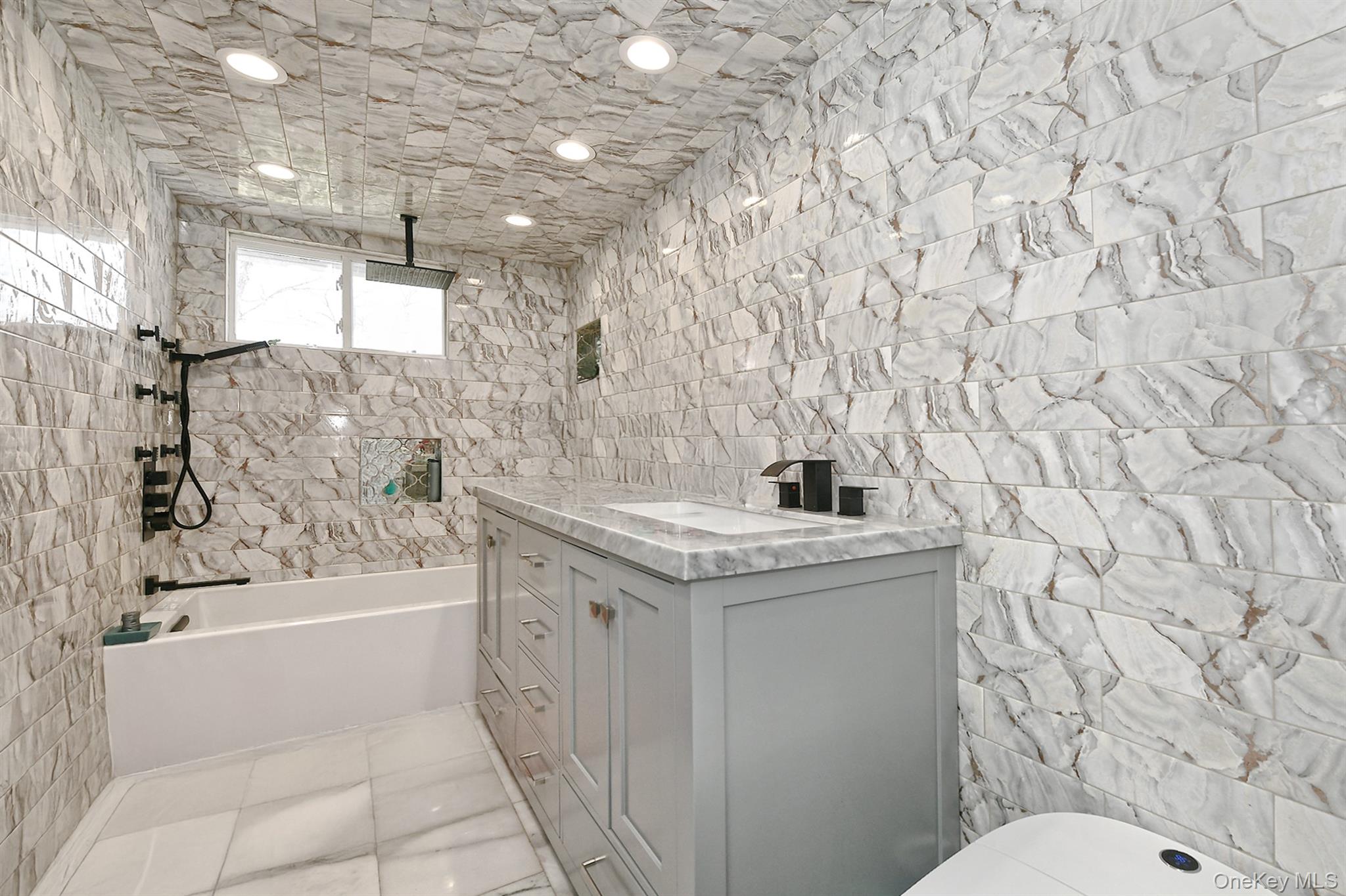 5 Shadywood Court, Huntington, NY 11743