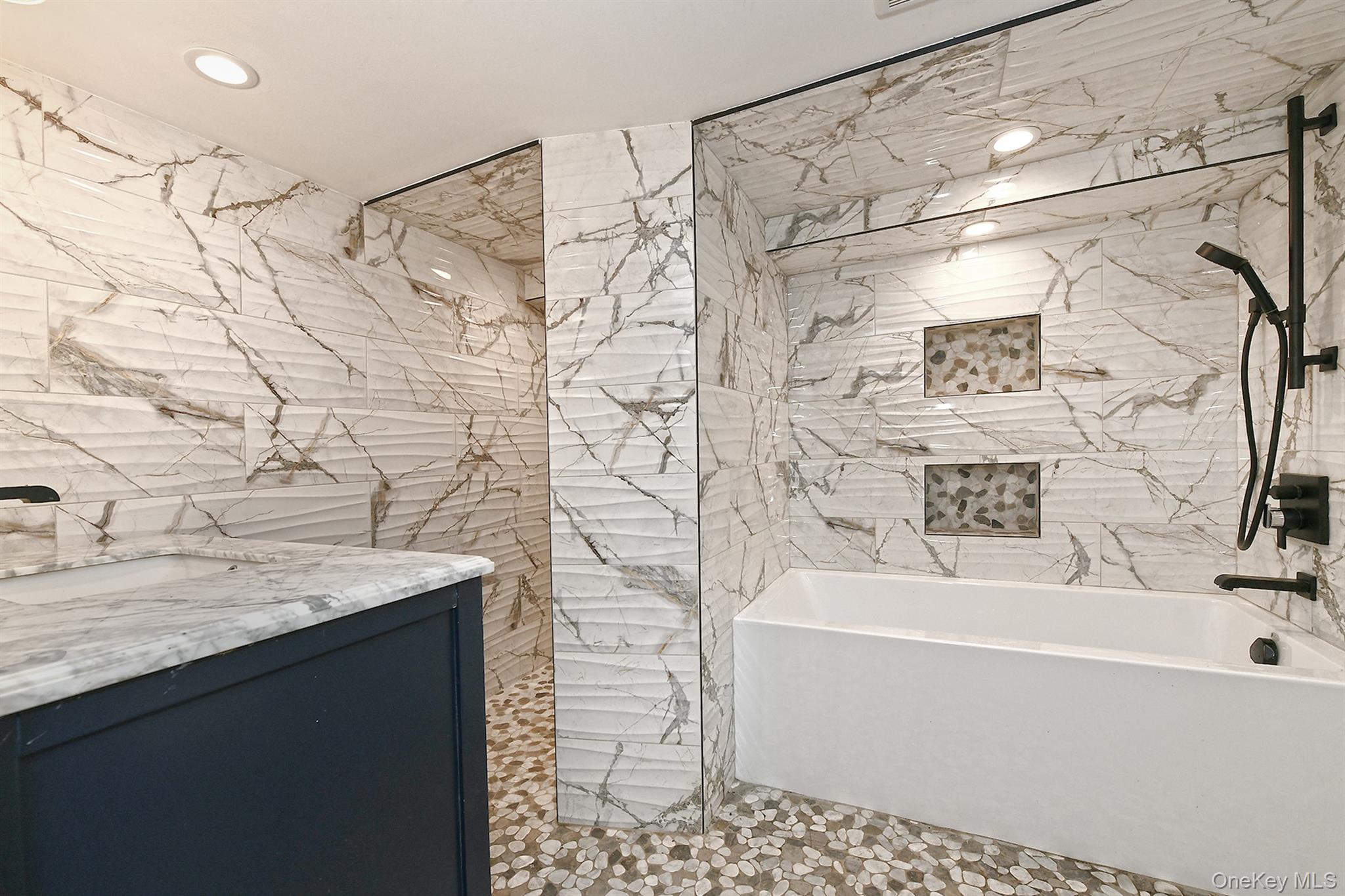 5 Shadywood Court, Huntington, NY 11743