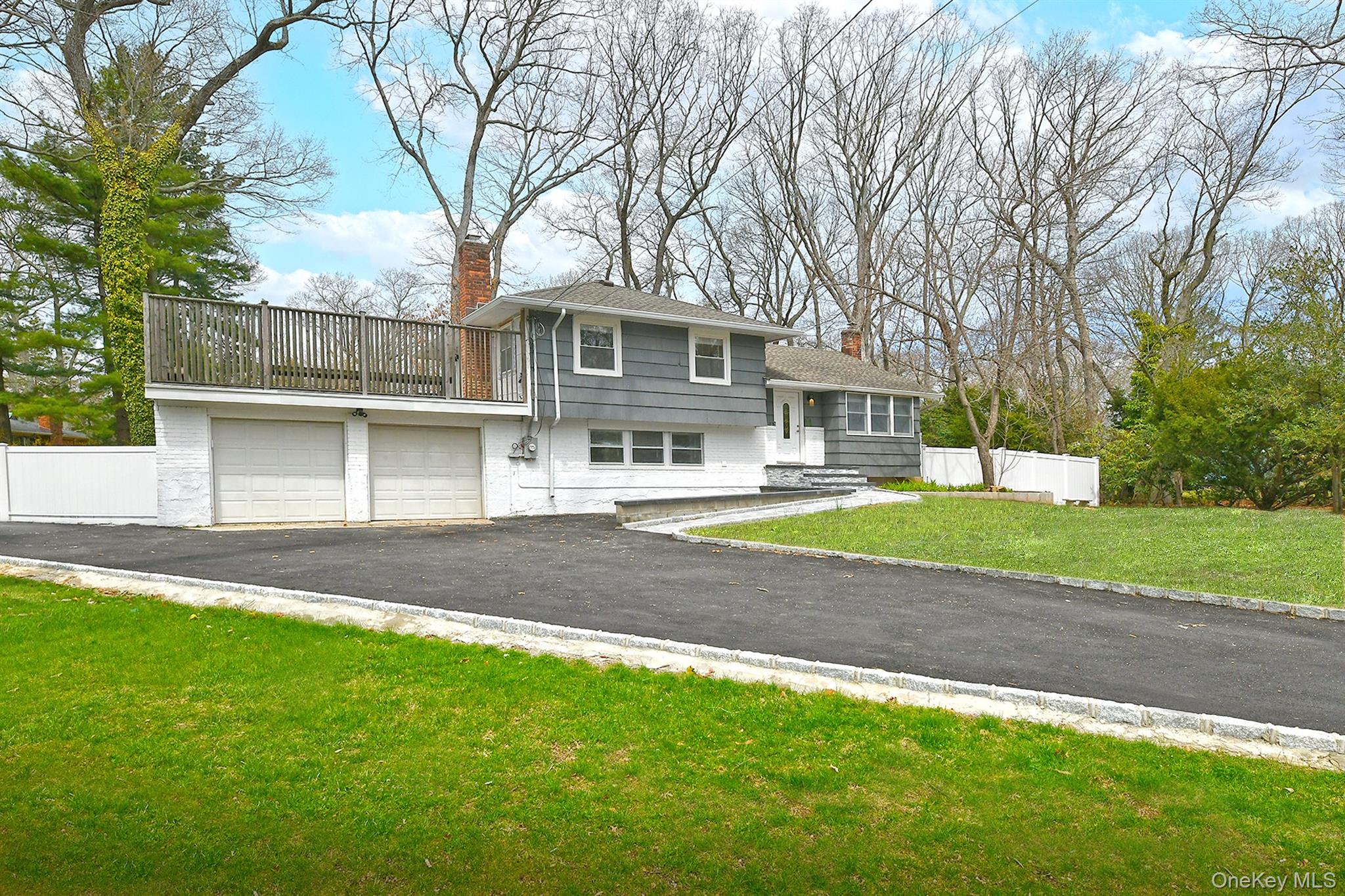 5 Shadywood Court, Huntington, NY 11743