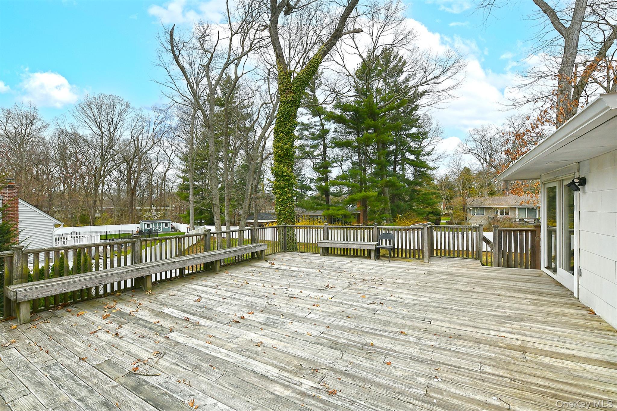 5 Shadywood Court, Huntington, NY 11743