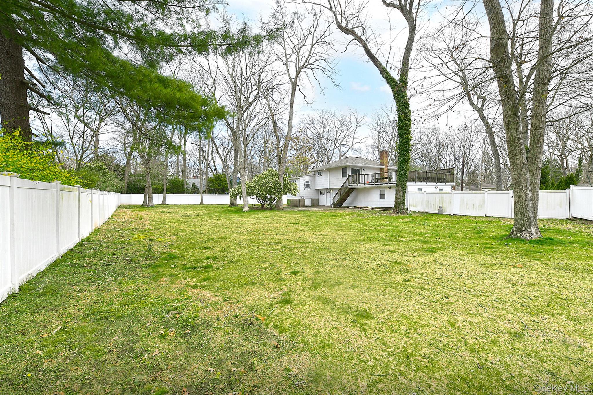 5 Shadywood Court, Huntington, NY 11743