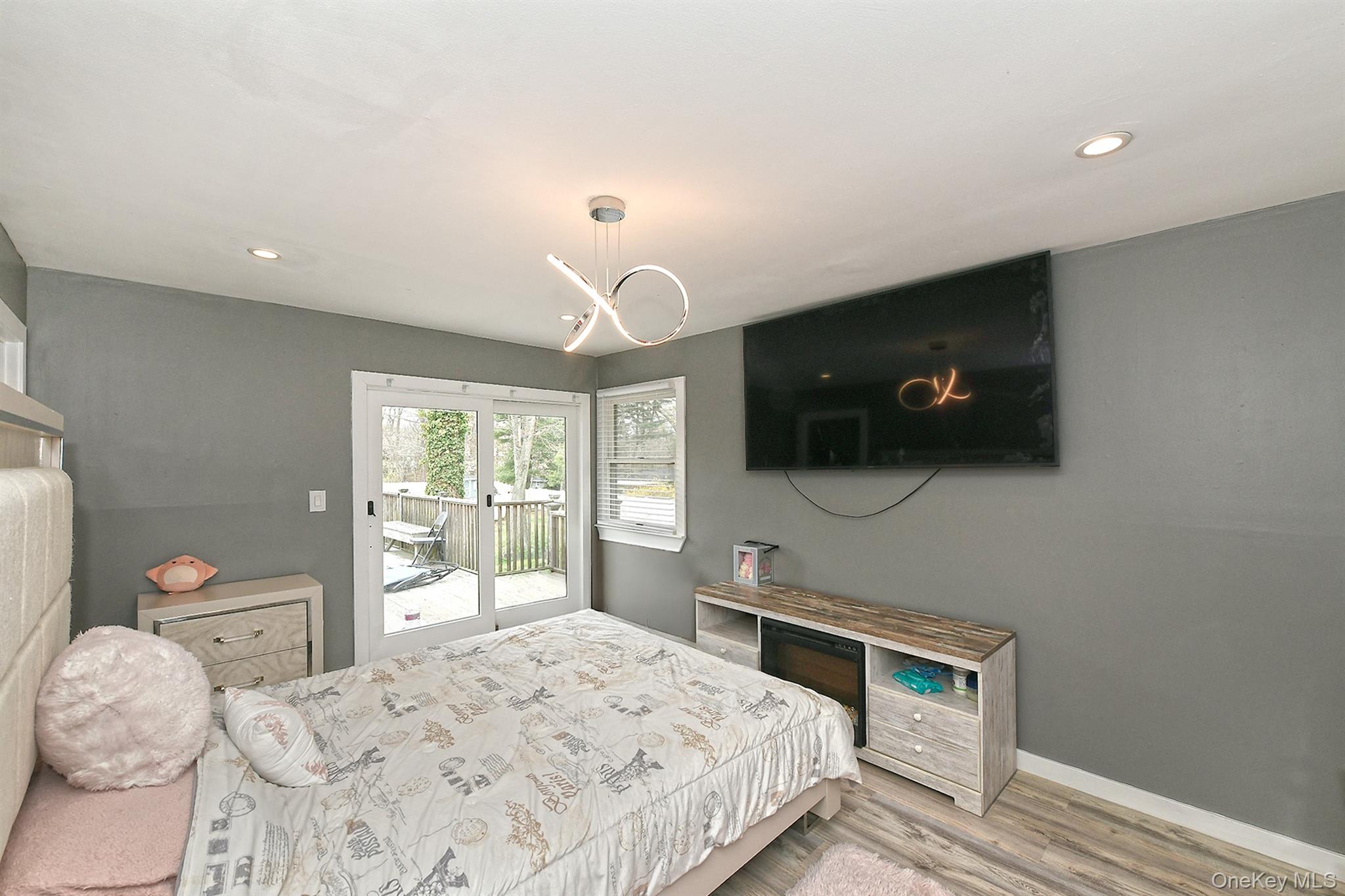 5 Shadywood Court, Huntington, NY 11743