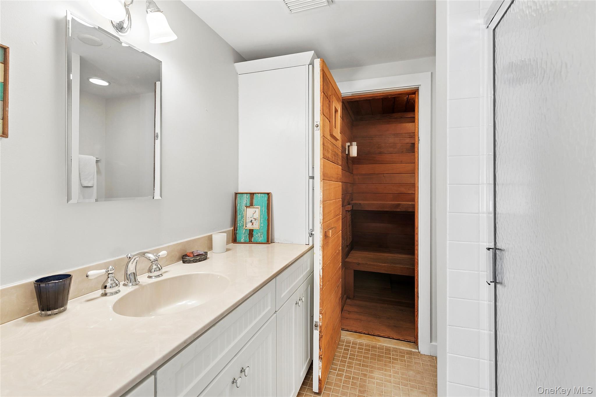 49 Gilberts Path, Amagansett, NY 11930