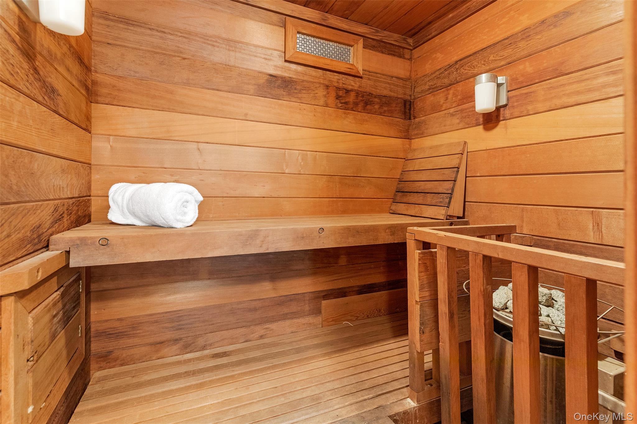 49 Gilberts Path, Amagansett, NY 11930