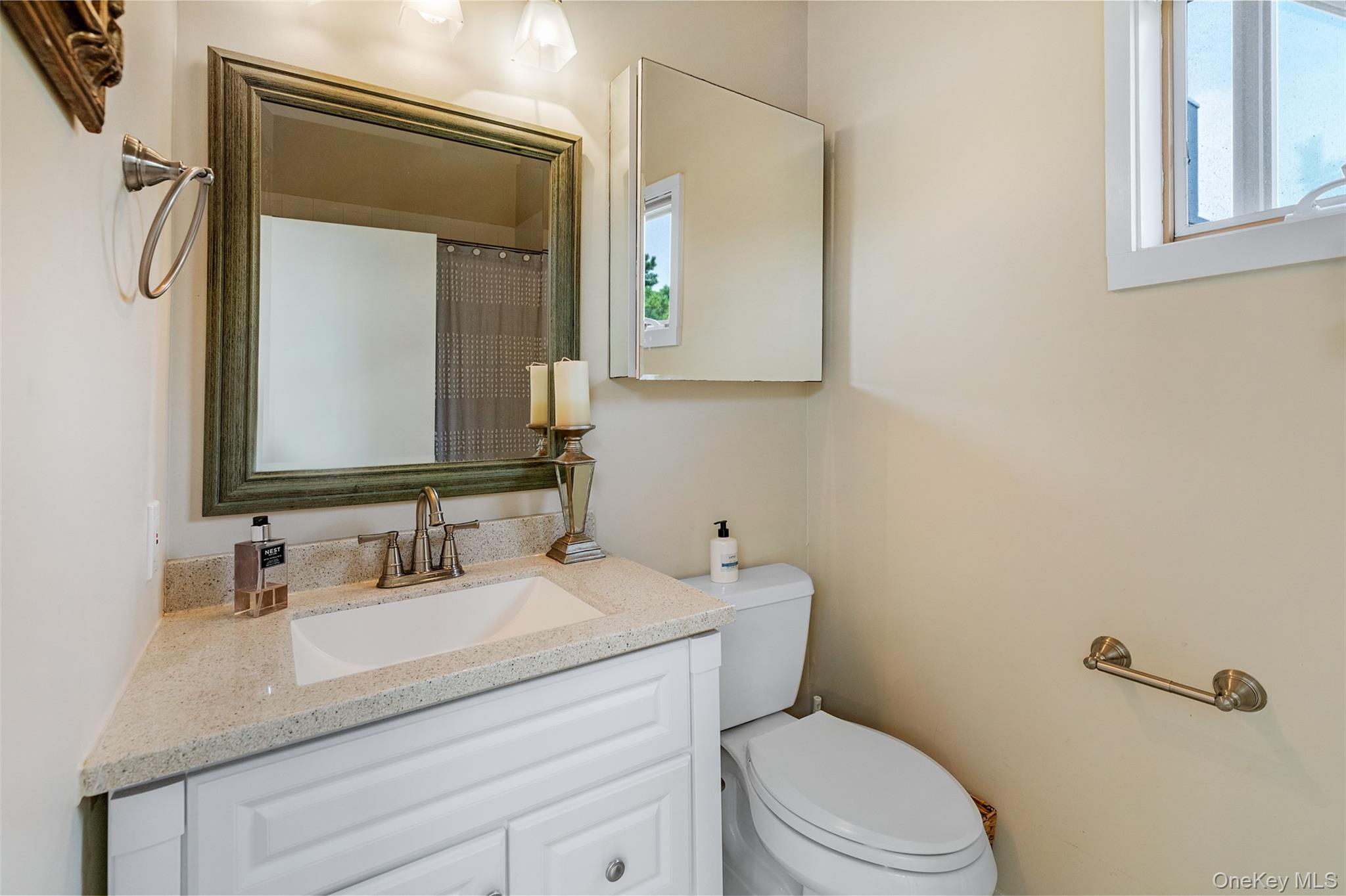 49 Gilberts Path, Amagansett, NY 11930