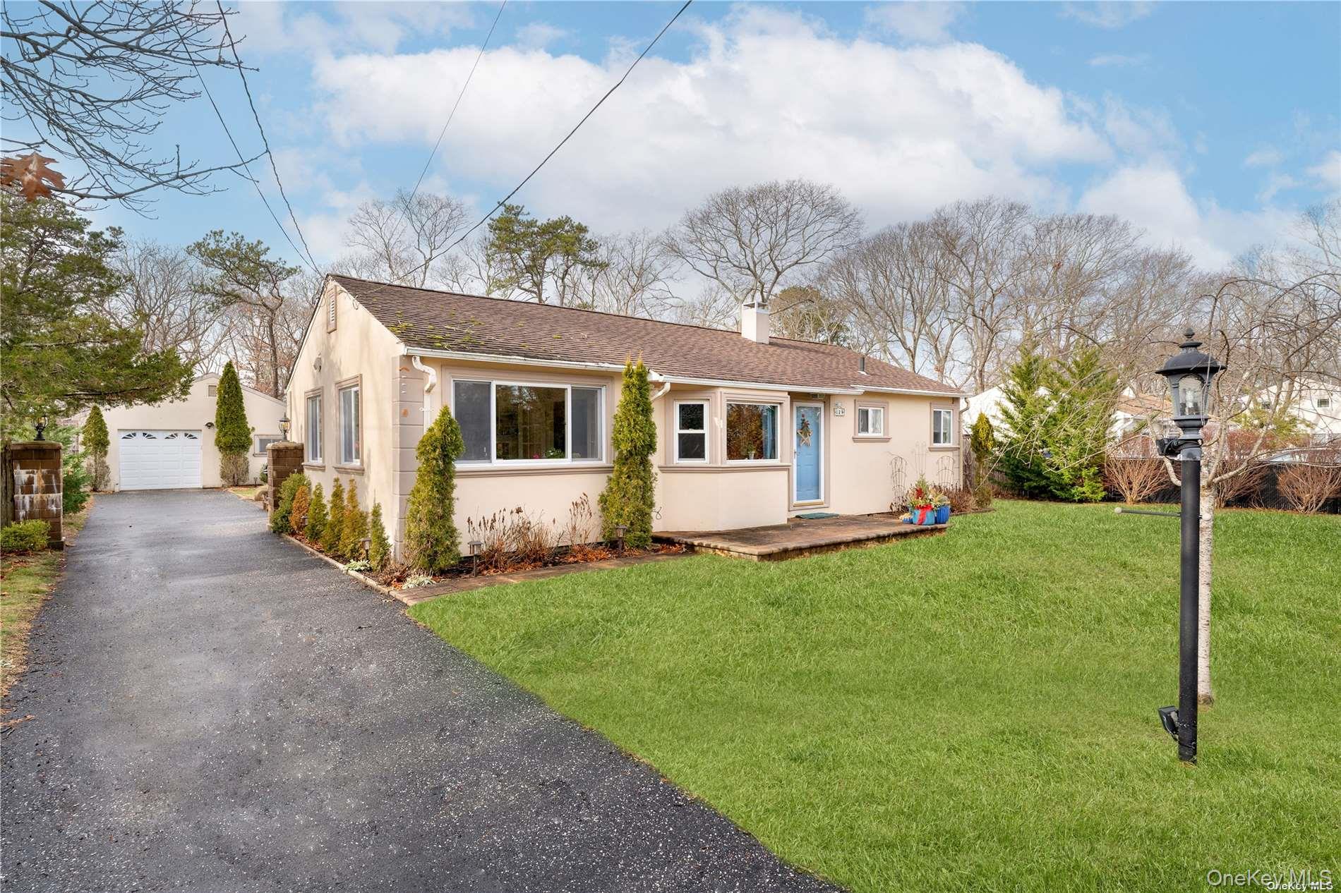 129 Temple Avenue, Flanders, NY 11901