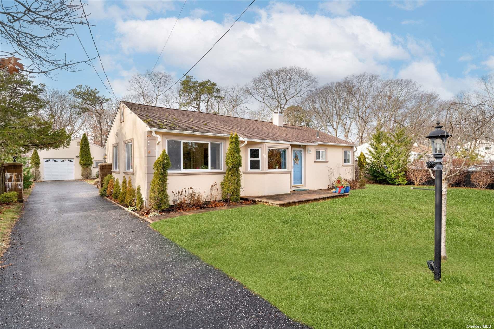 129 Temple Avenue, Flanders, NY 11901