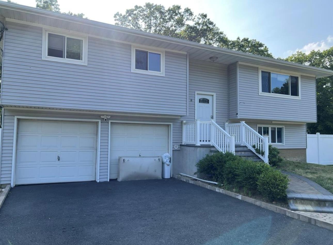 8 Maryanne Avenue, Port Jefferson Station, NY 11776