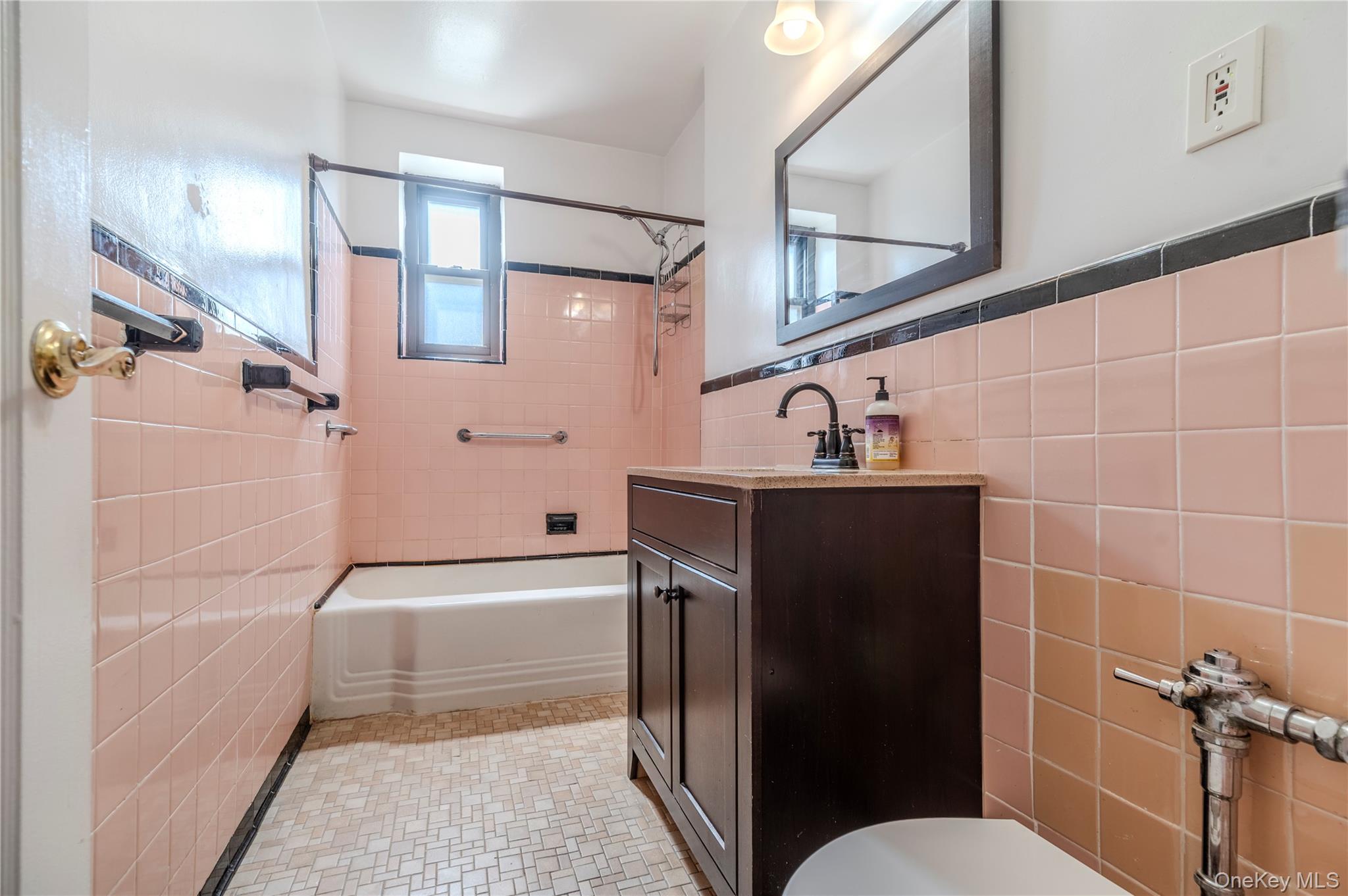 32-25 91 Street # C508, East Elmhurst, NY 11369